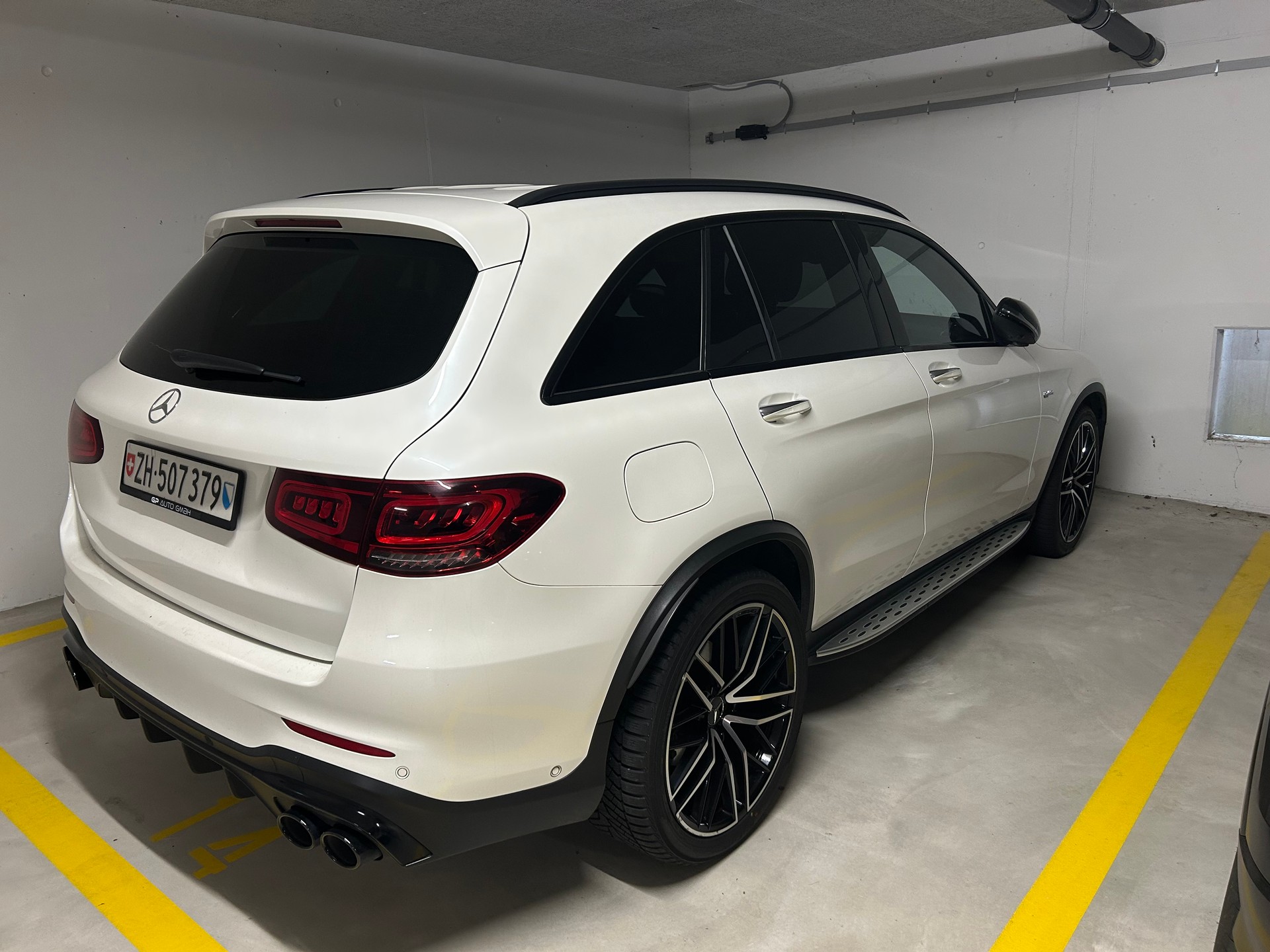 MERCEDES-BENZ GLC 43 AMG-image-3