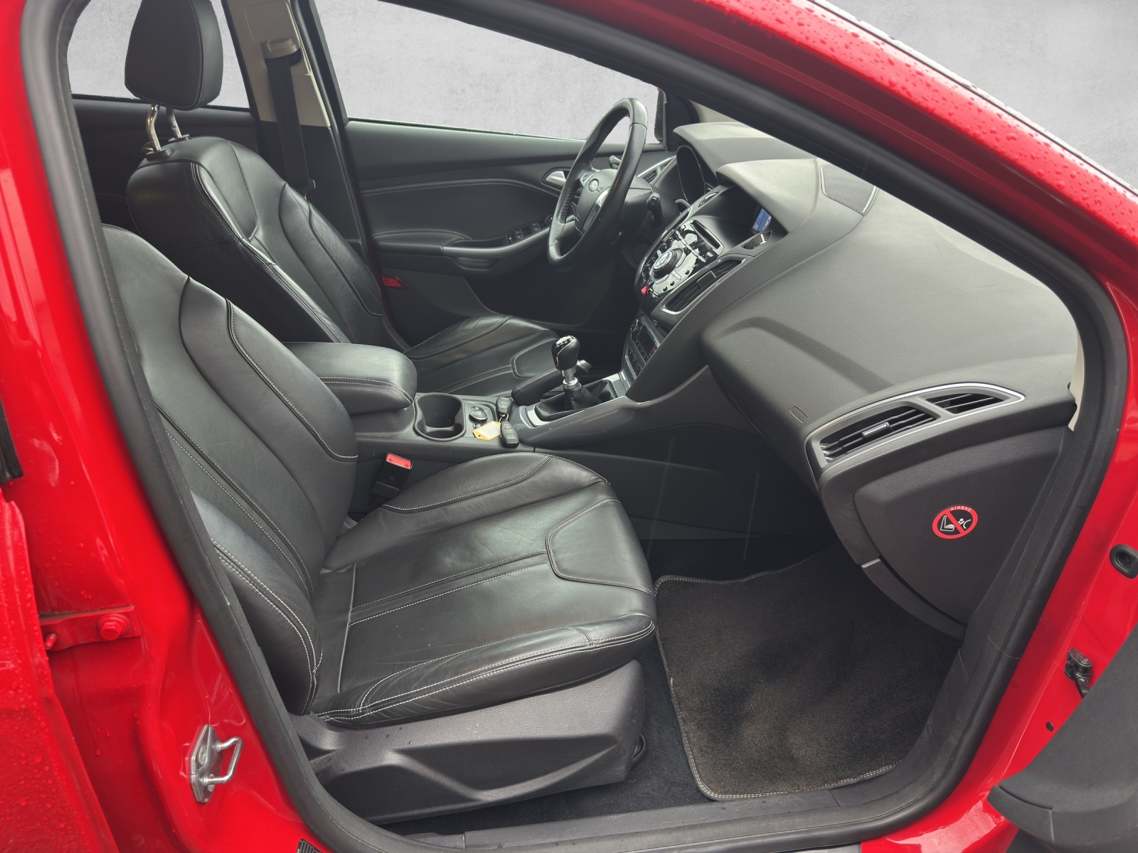 FORD Focus 1.0 SCTi Titanium-image-10