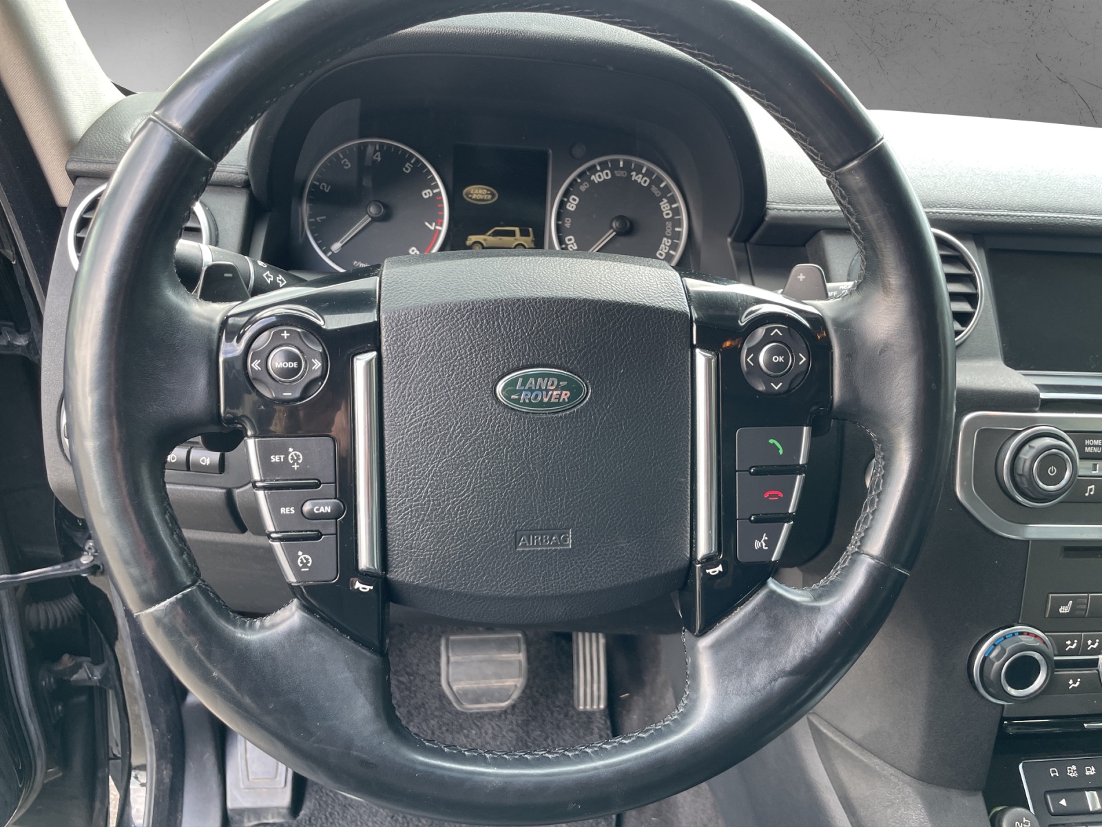 LAND ROVER Discovery 3.0 V6 SC SE-image-9