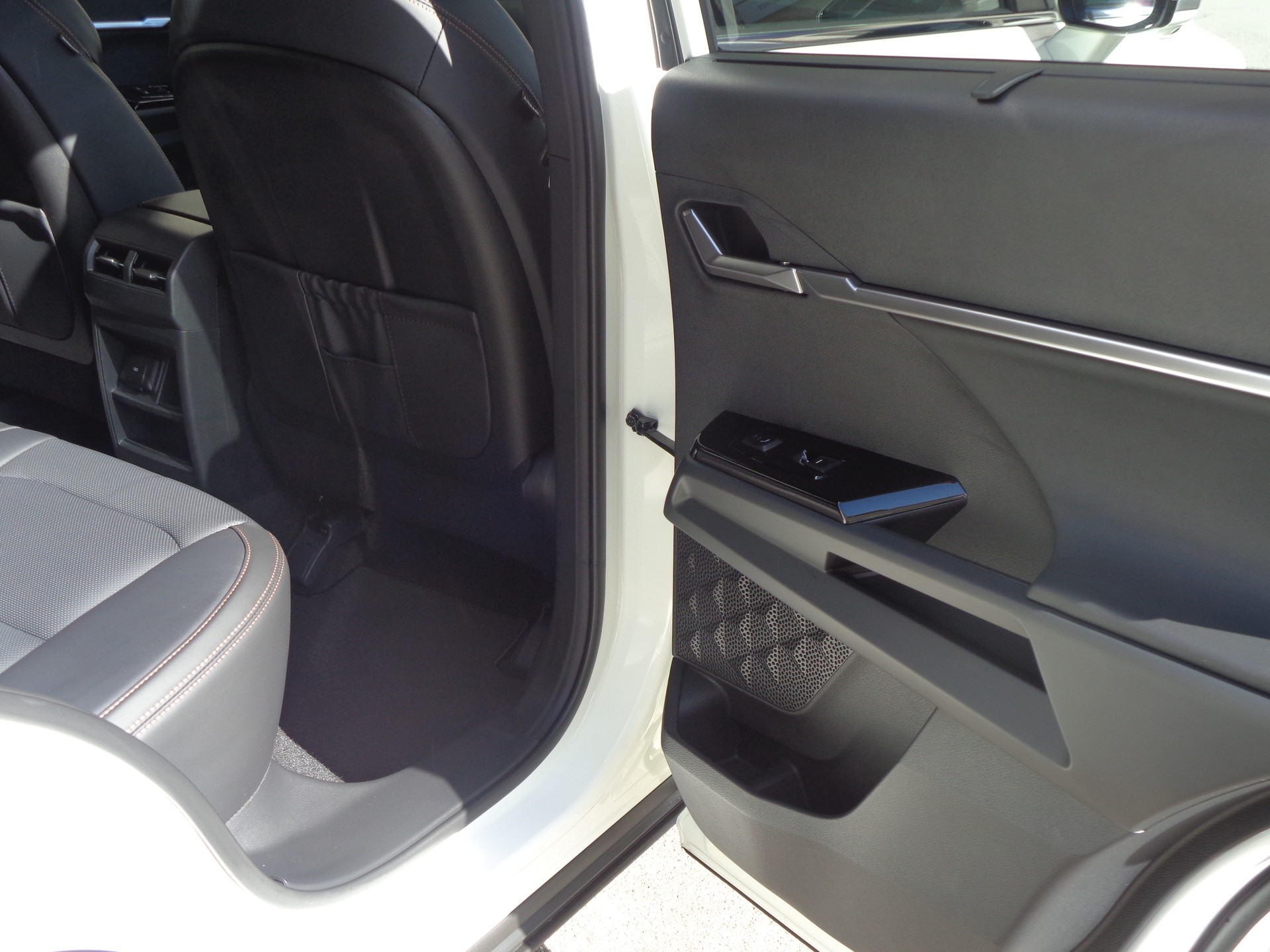 KGM-SsangYong Torres 1.5 TGDI Hybrid HEVTitanium AT-image-12