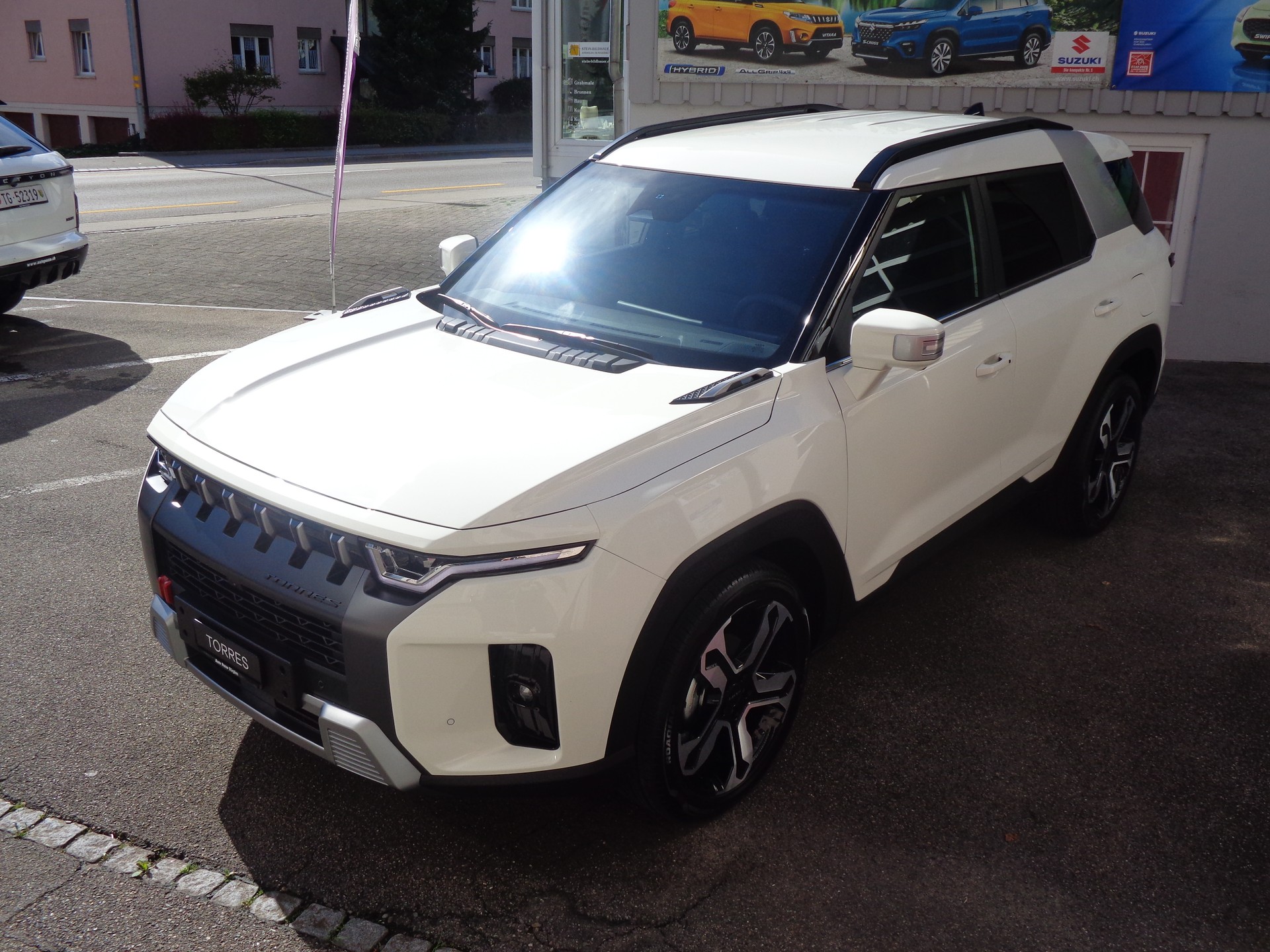 KGM-SsangYong Torres 1.5 TGDI Hybrid HEVTitanium AT-image-2