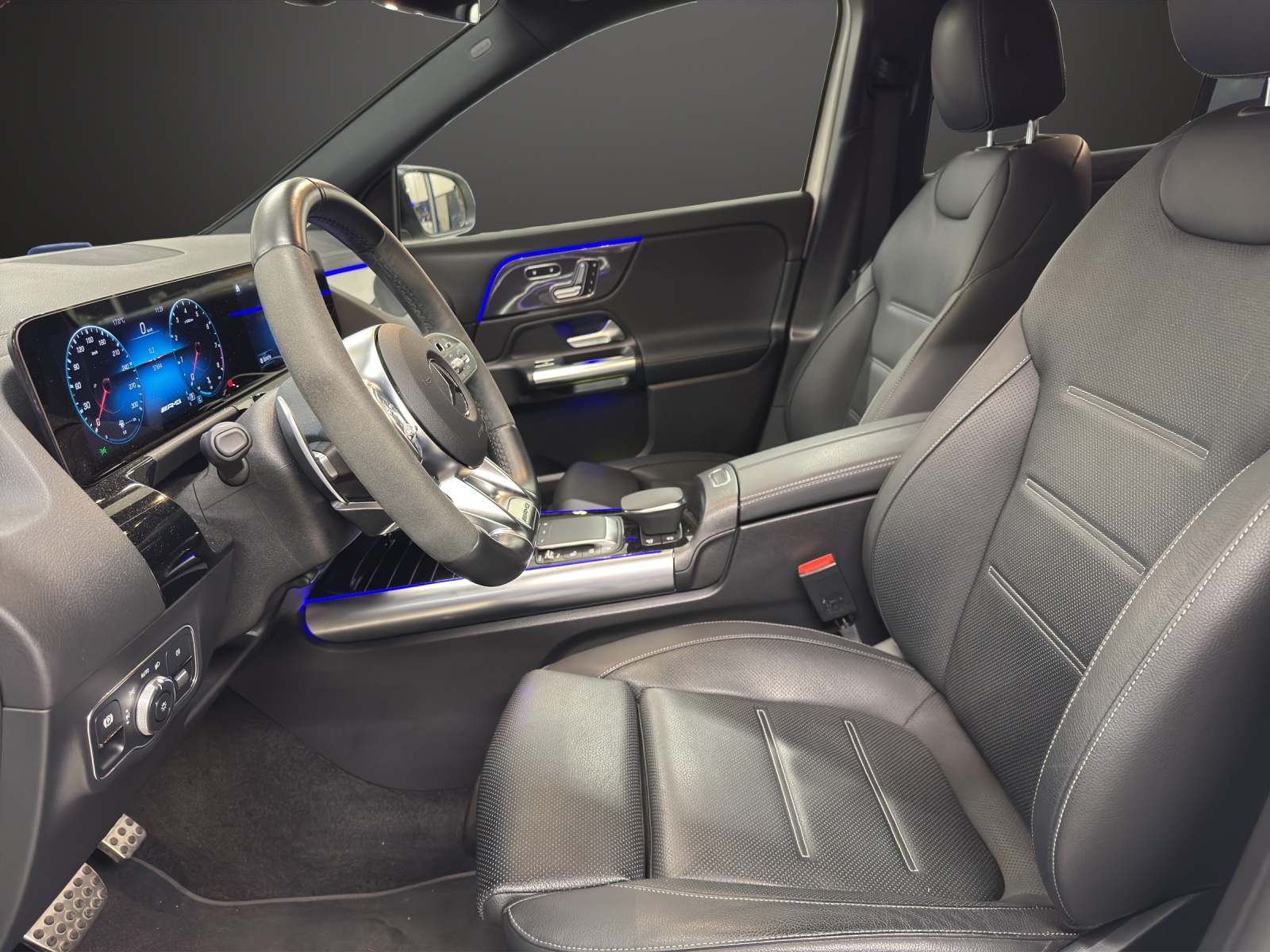 MERCEDES-BENZ GLA 45 S AMG 4Matic+ 8G-Speedshift DCT-image-9
