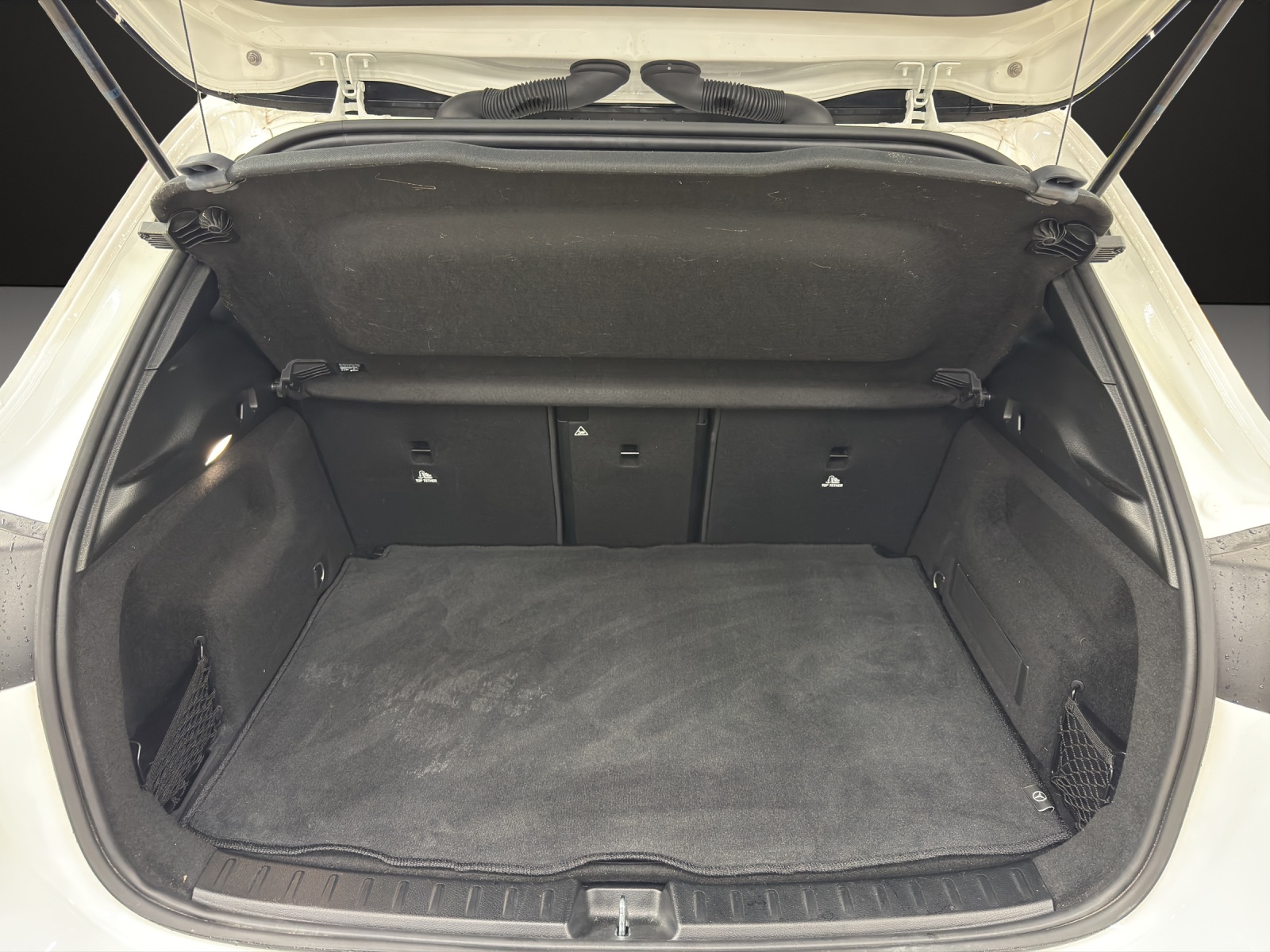 MERCEDES-BENZ GLA 45 S AMG 4Matic+ 8G-Speedshift DCT-image-13