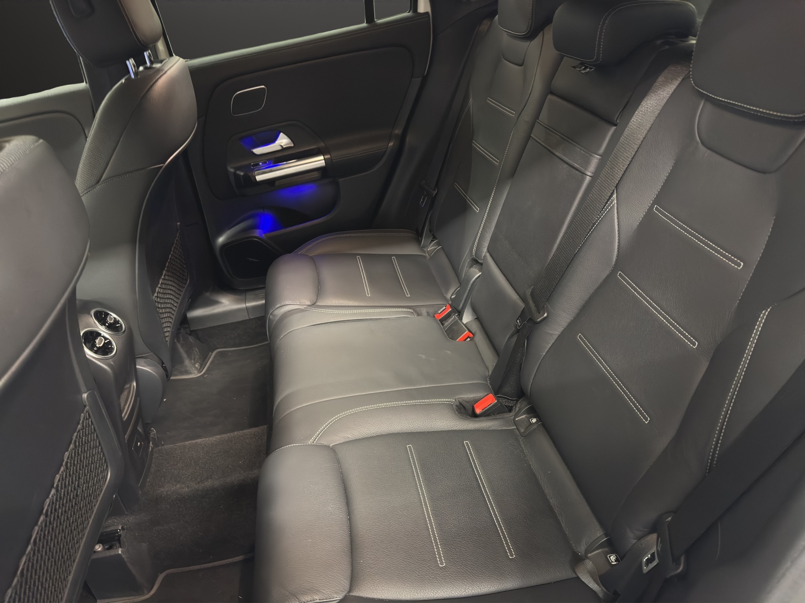 MERCEDES-BENZ GLA 45 S AMG 4Matic+ 8G-Speedshift DCT-image-11