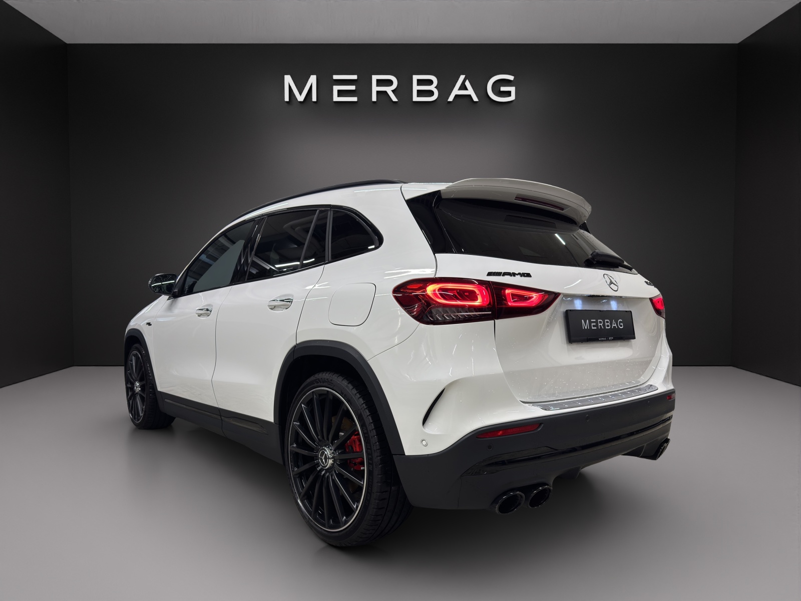 MERCEDES-BENZ GLA 45 S AMG 4Matic+ 8G-Speedshift DCT-image-4