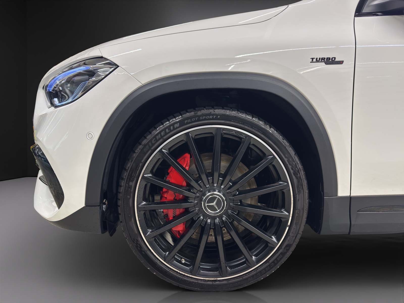 MERCEDES-BENZ GLA 45 S AMG 4Matic+ 8G-Speedshift DCT-image-8