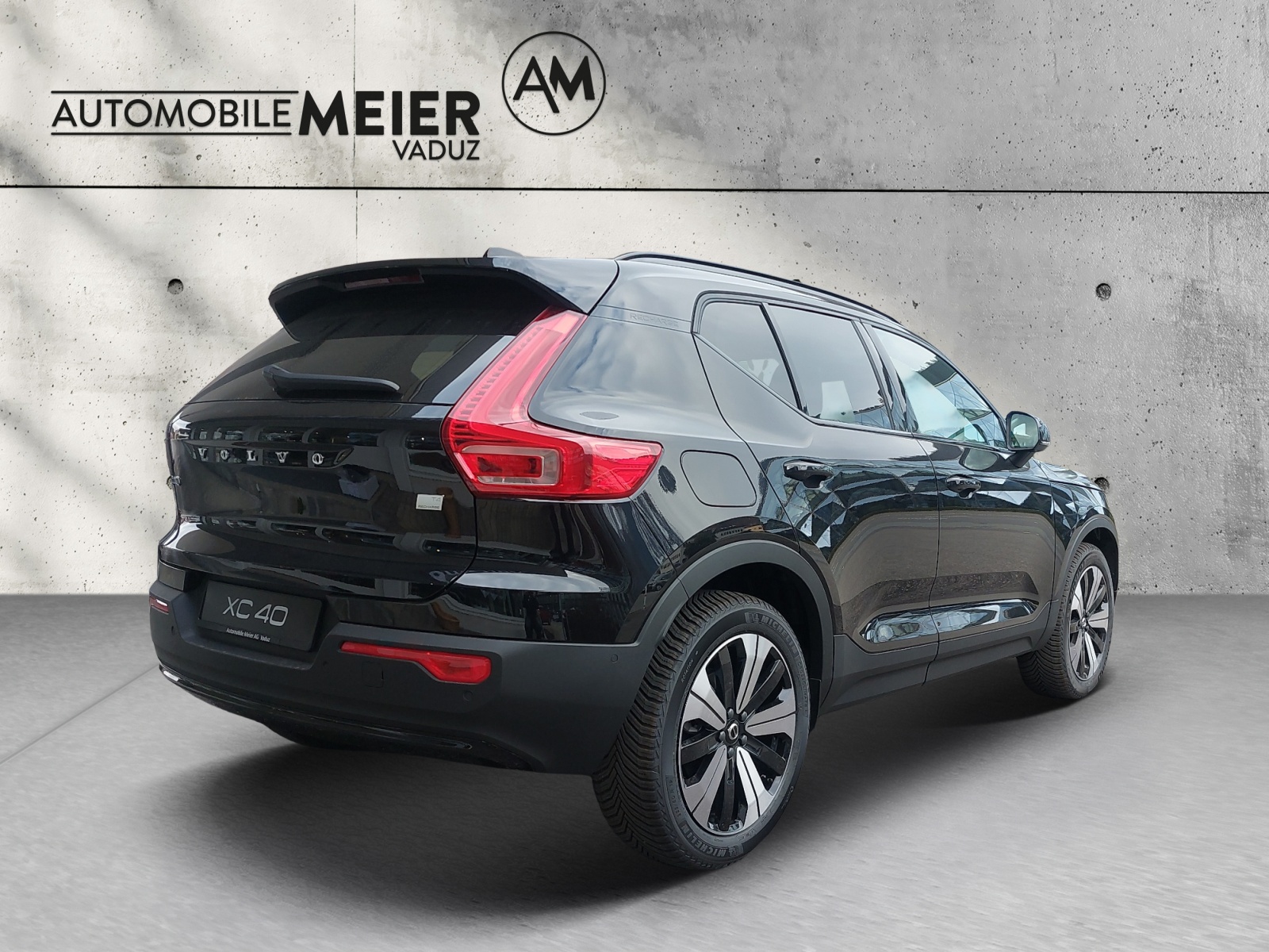 VOLVO XC40 1.5 T4 PiH Plus Dark-image-4