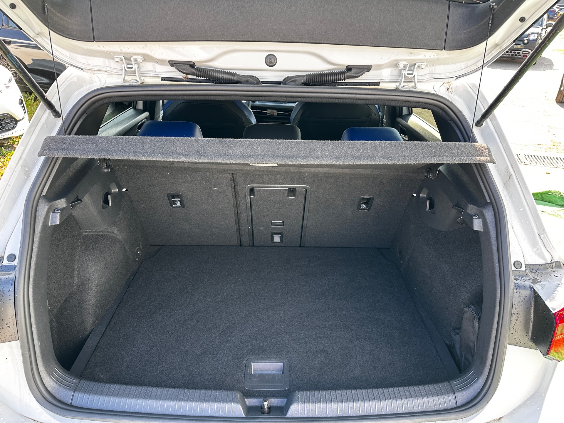 VW Golf 2.0 TSI R DSG 4Motion-image-13