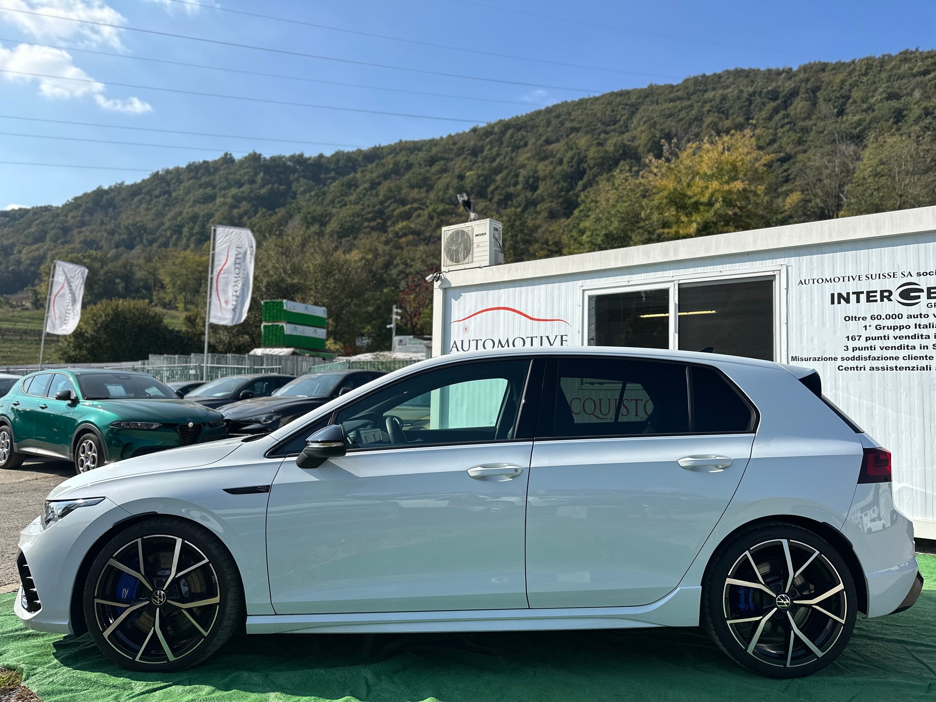 VW Golf 2.0 TSI R DSG 4Motion-image-3