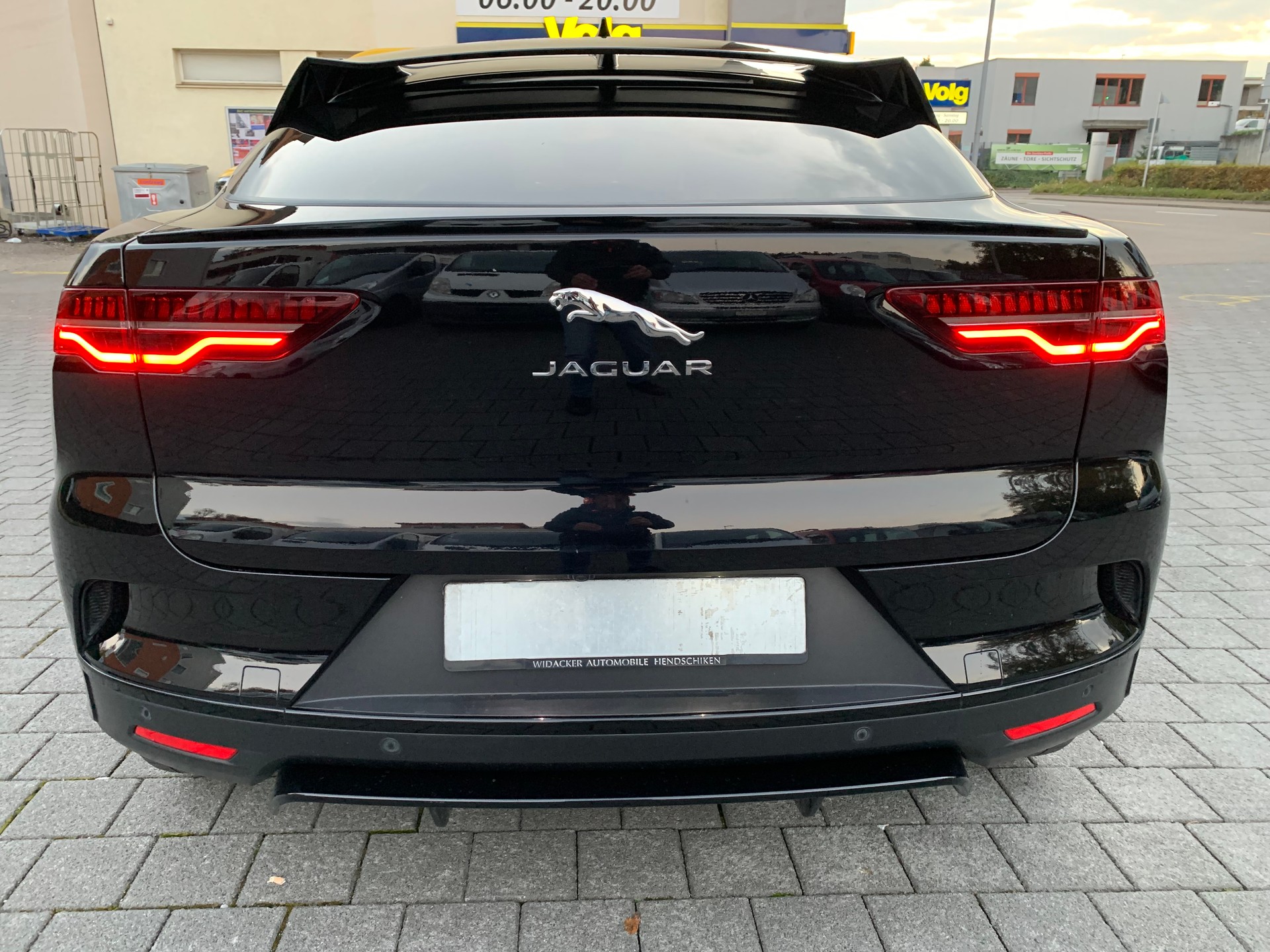 JAGUAR I-Pace EV400 HSE AWD-image-5