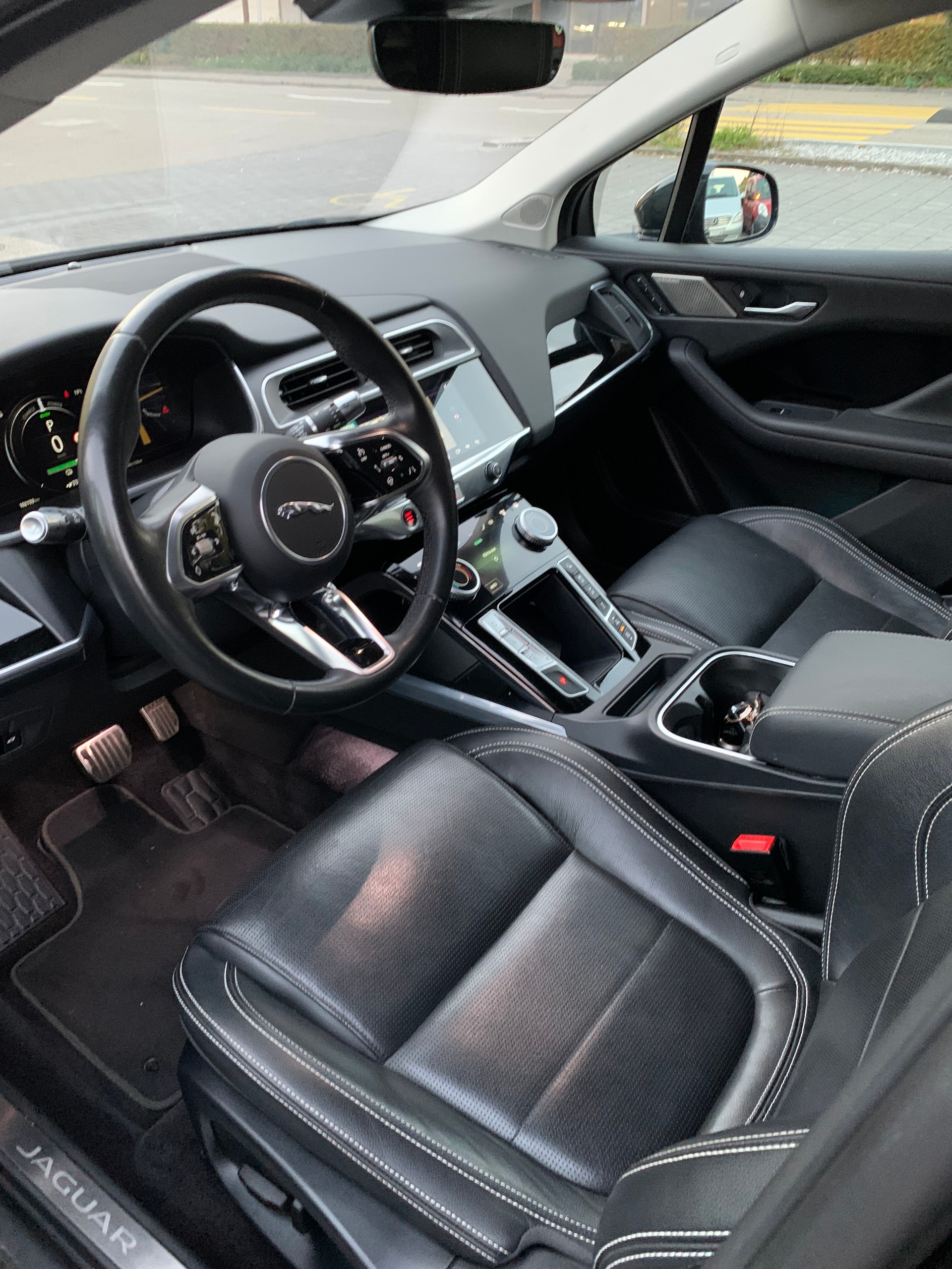 JAGUAR I-Pace EV400 HSE AWD-image-7