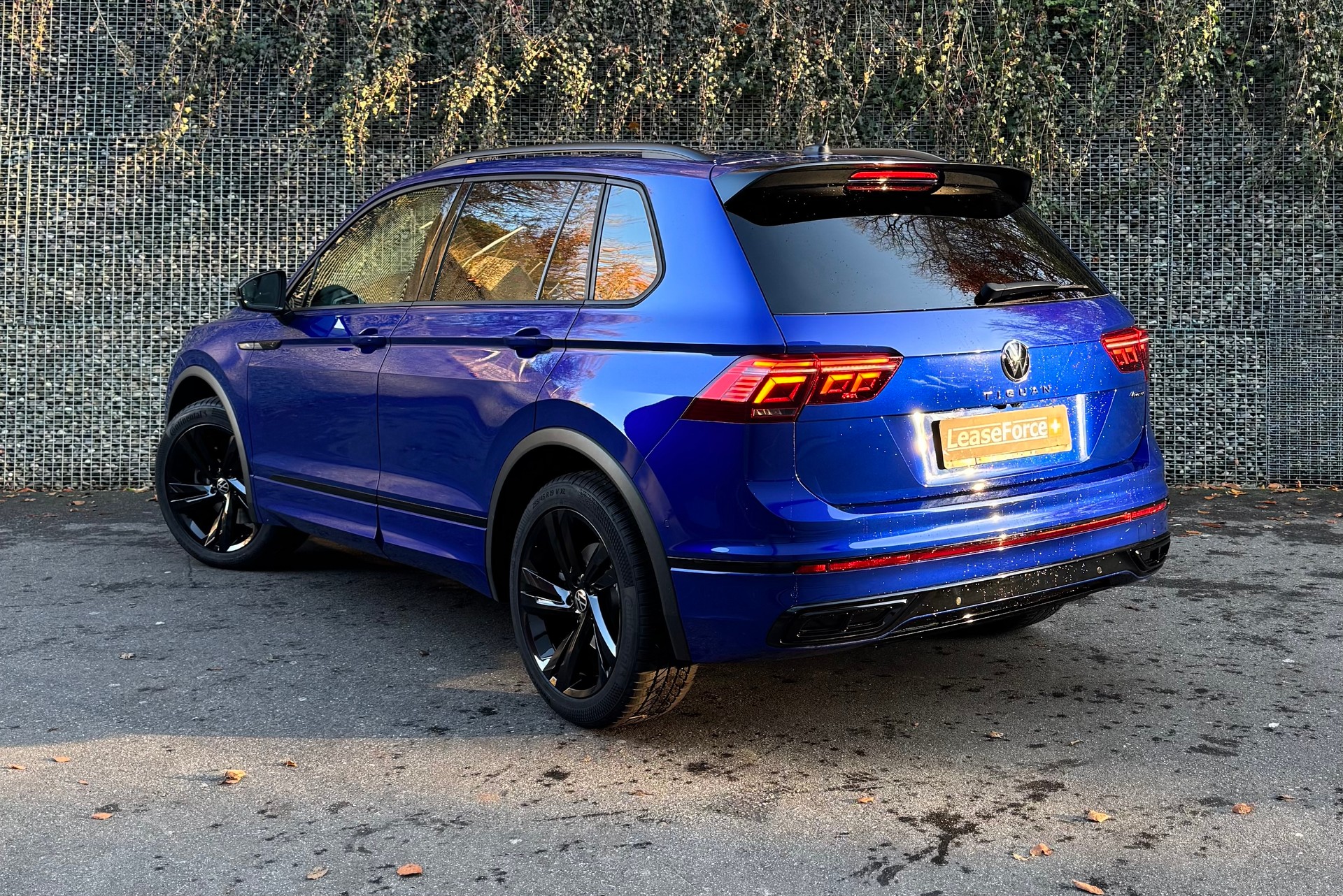 VW Tiguan 2.0TSI R-Line 4Motion DSG Leasing ab 345.- 1 J Garantie 3 J Gratisservice-image-2