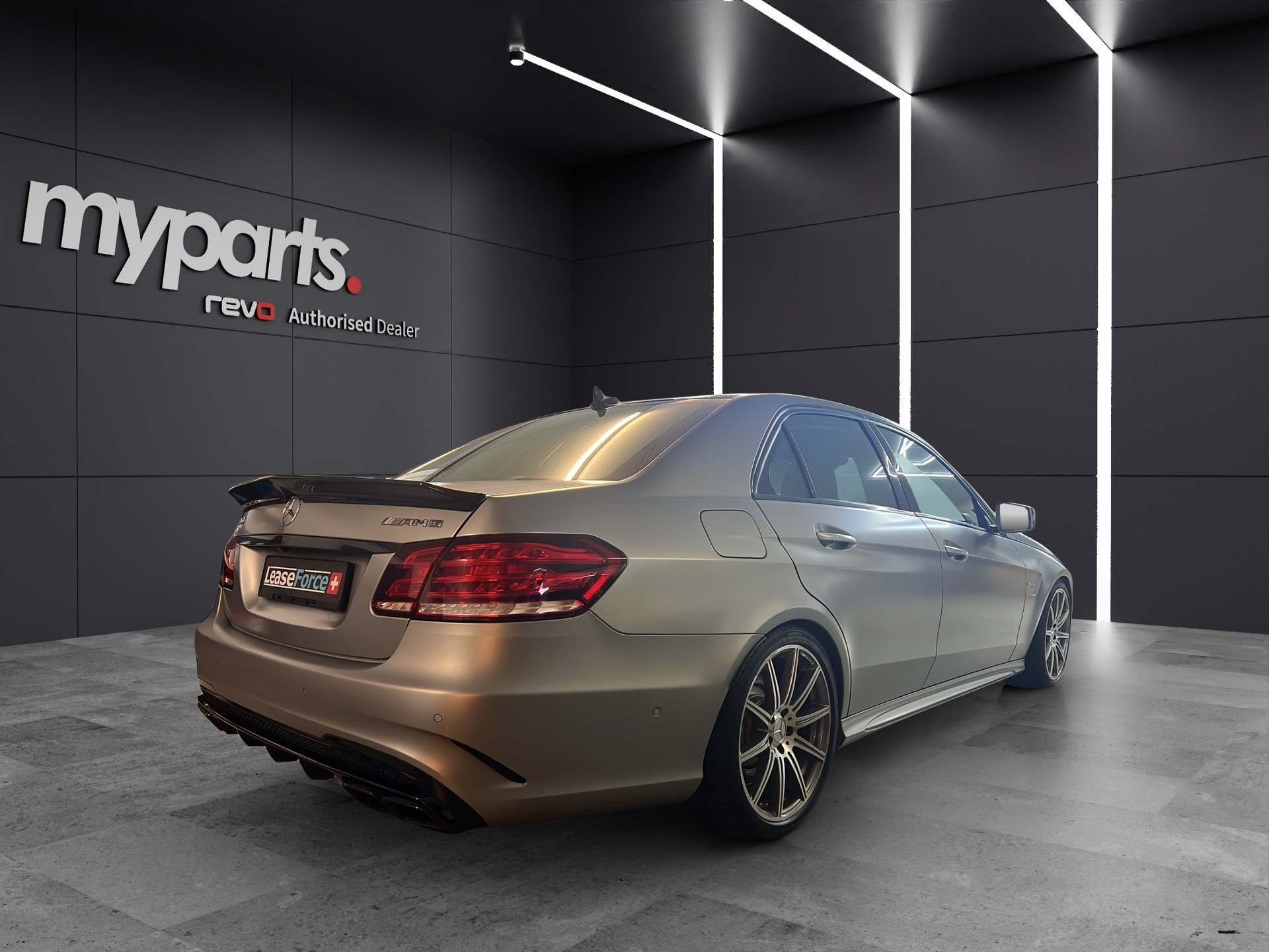 MERCEDES-BENZ E 63 AMG 4Matic Speedshift Frozen Grey Matt mit 750PS & 1000Nm-image-3