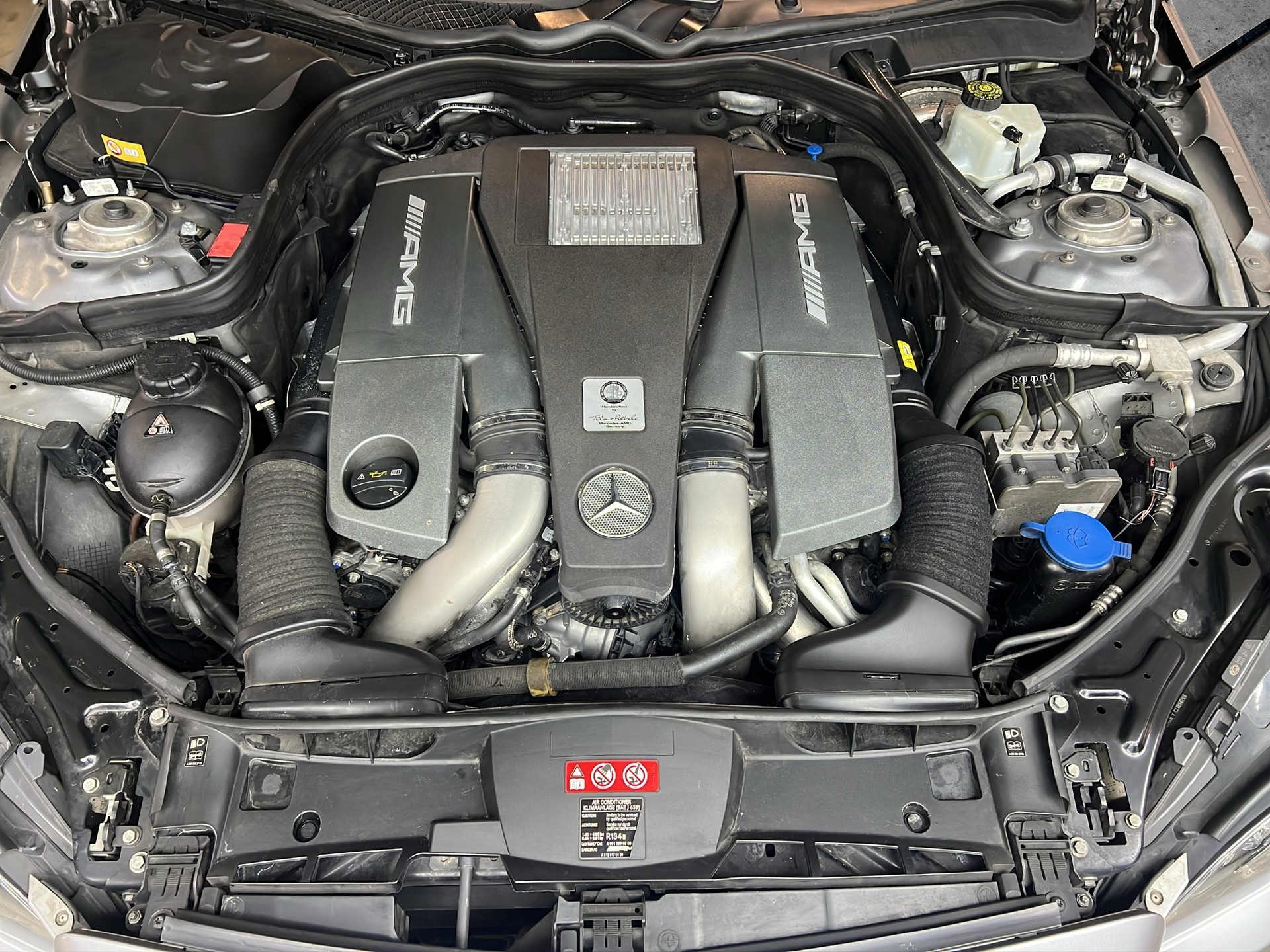 MERCEDES-BENZ E 63 AMG 4Matic Speedshift Frozen Grey Matt mit 750PS & 1000Nm-image-11