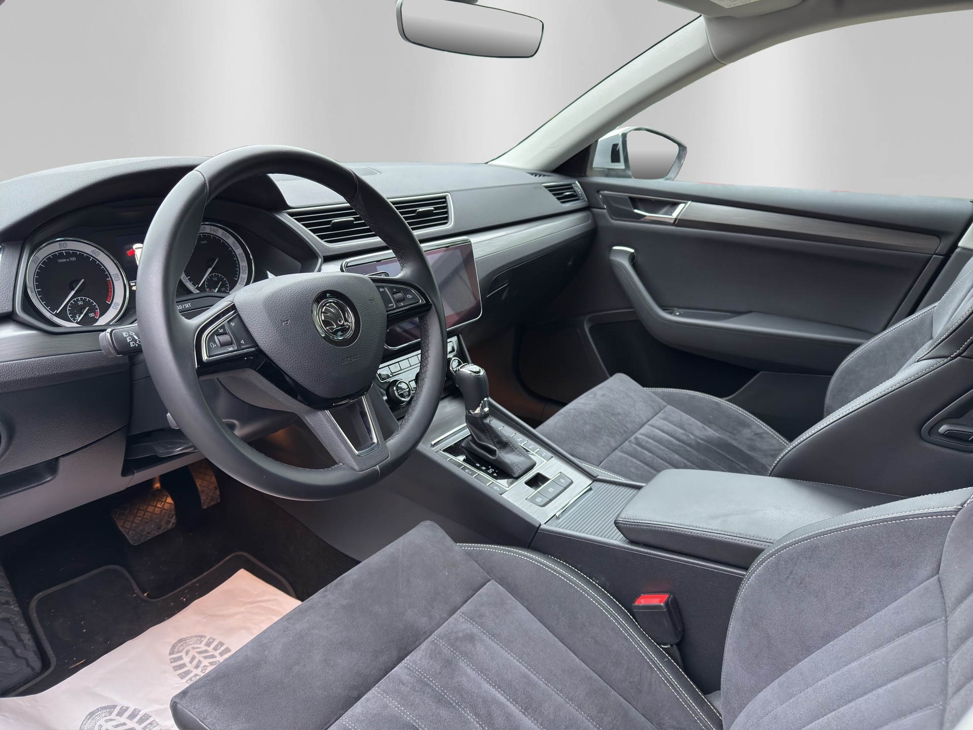SKODA Superb Combi 2.0 TDi Style 4x4 DSG-image-7