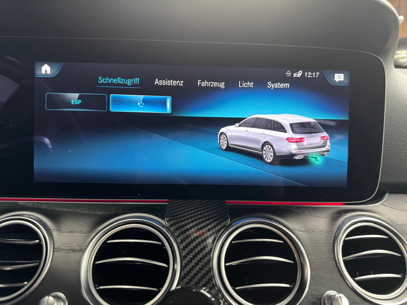 MERCEDES-BENZ E 220 d T 4Matic Avantgarde 9G-Tronic-image-22