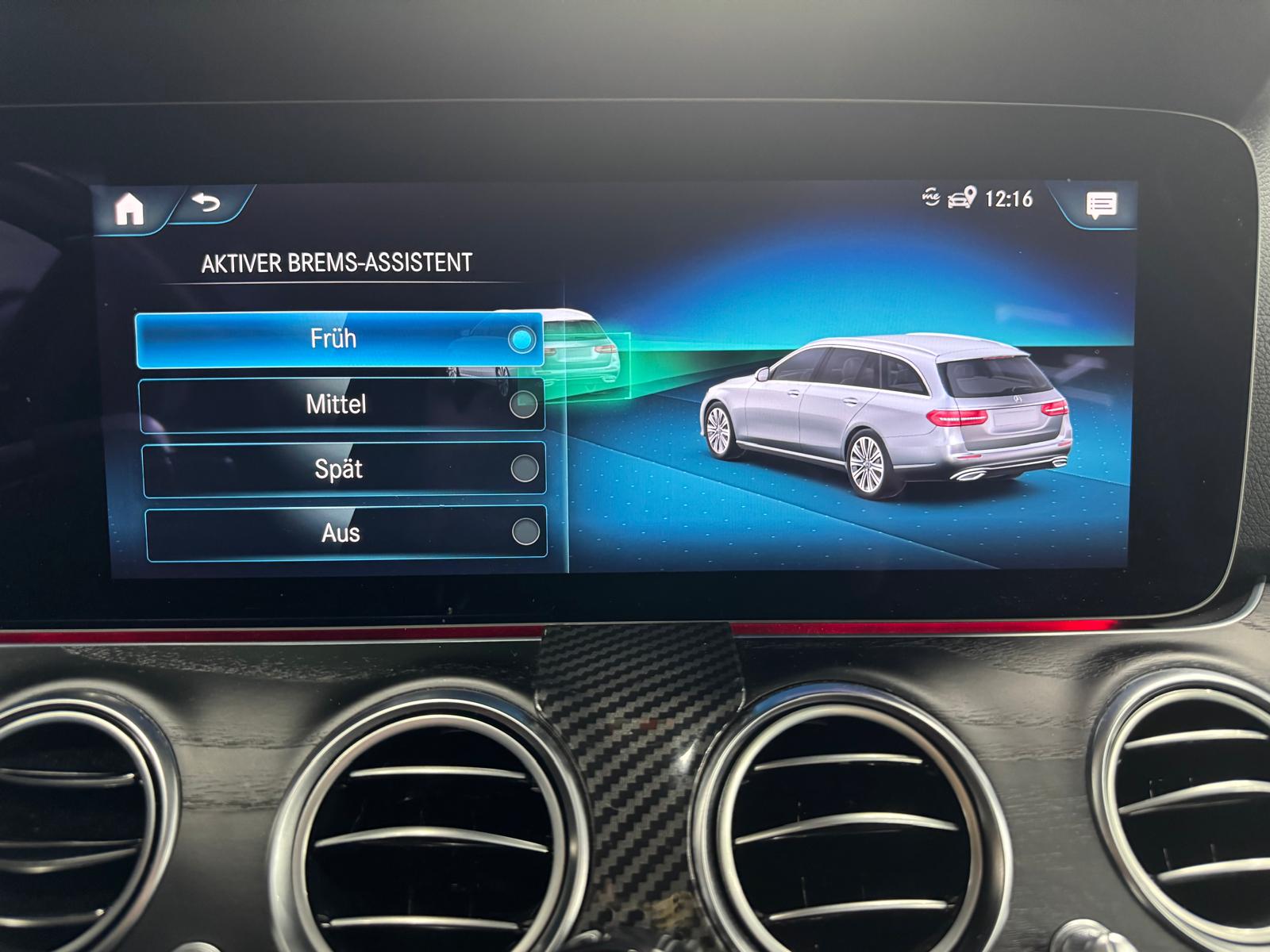 MERCEDES-BENZ E 220 d T 4Matic Avantgarde 9G-Tronic-image-19