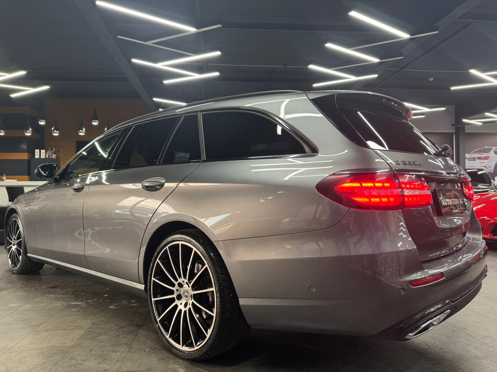 MERCEDES-BENZ E 220 d T 4Matic Avantgarde 9G-Tronic-image-9