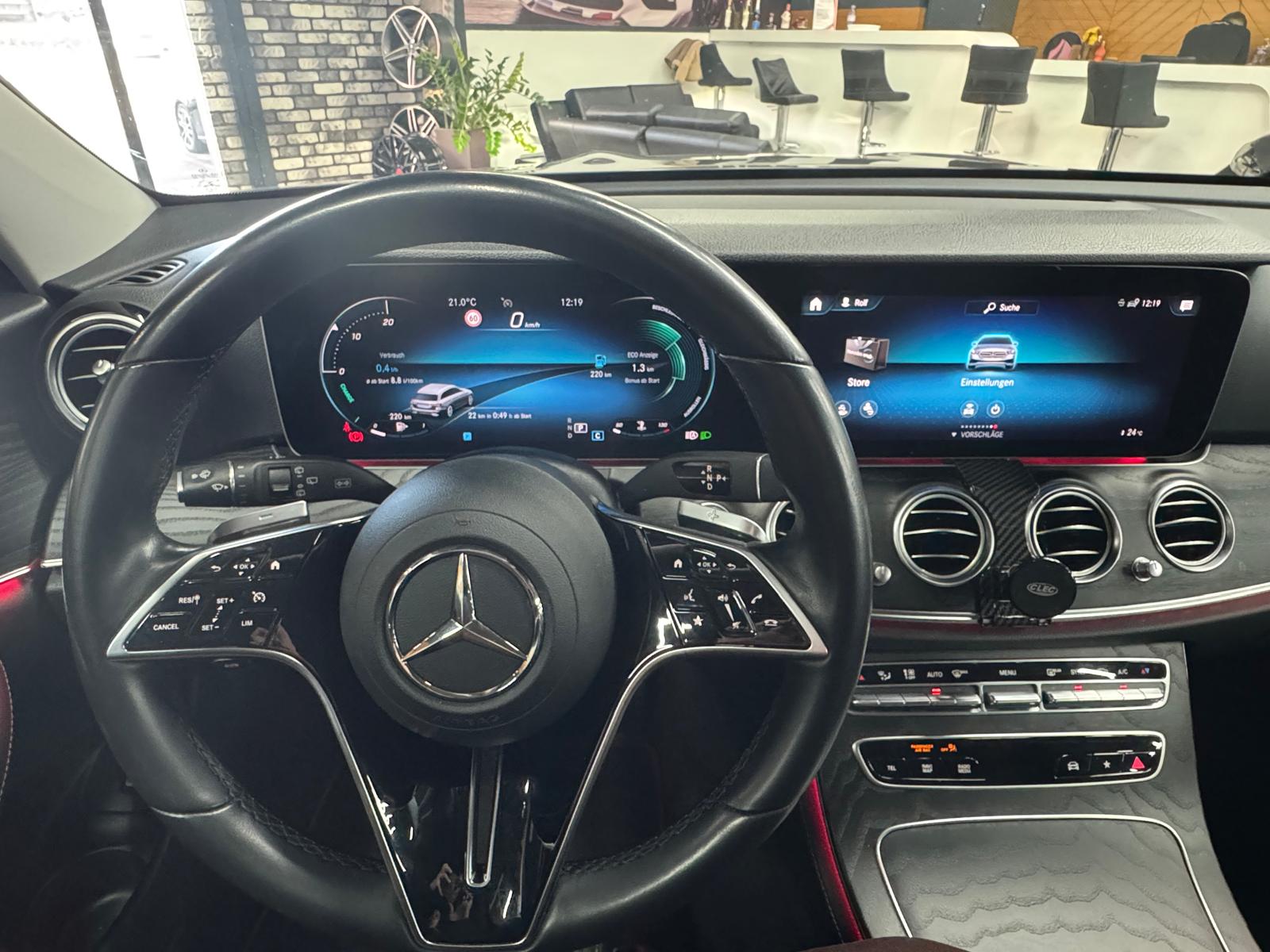 MERCEDES-BENZ E 220 d T 4Matic Avantgarde 9G-Tronic-image-12