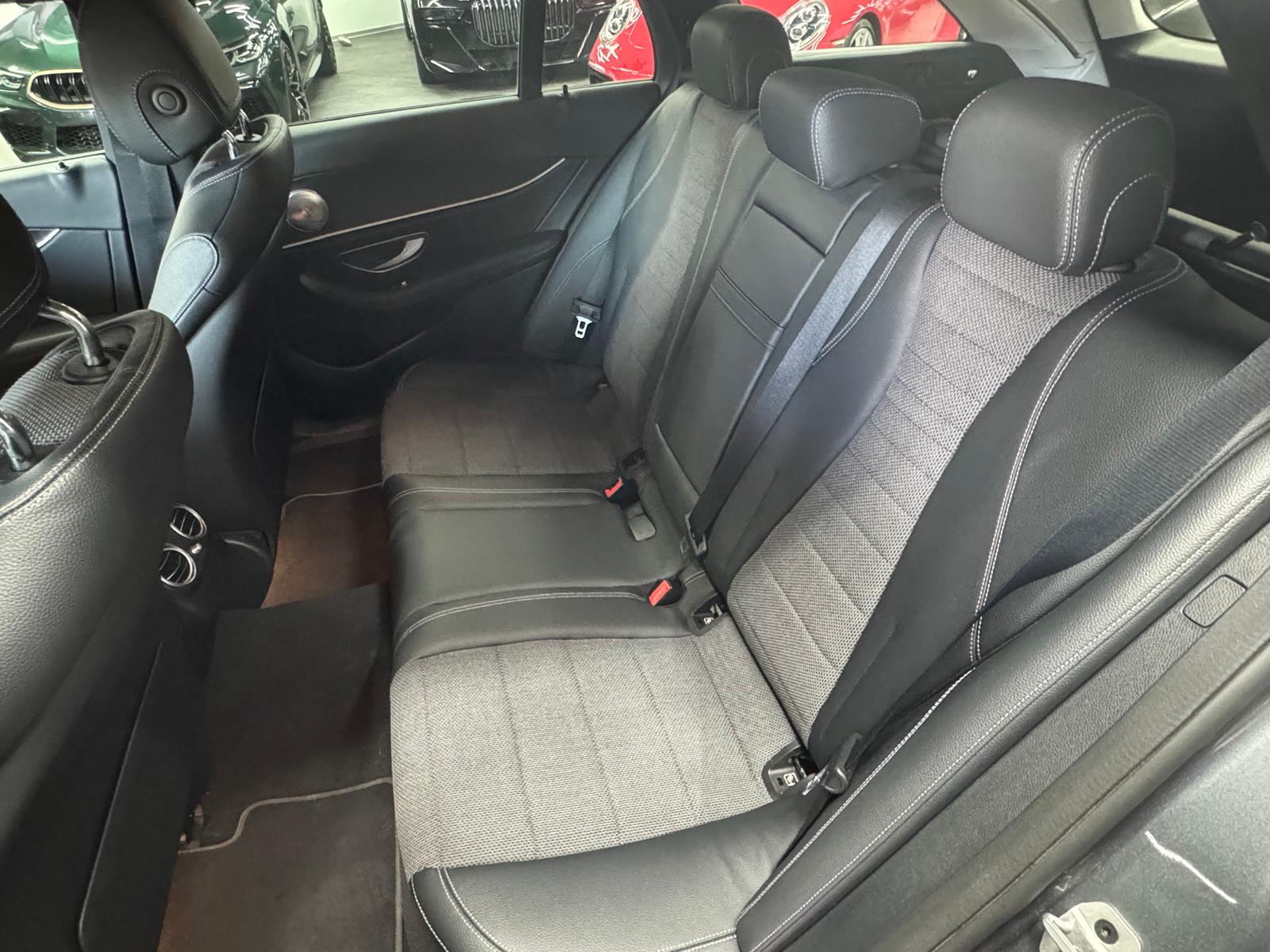 MERCEDES-BENZ E 220 d T 4Matic Avantgarde 9G-Tronic-image-23