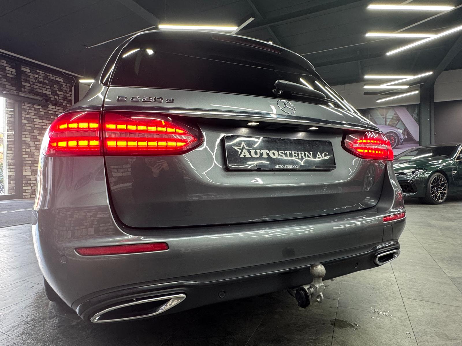 MERCEDES-BENZ E 220 d T 4Matic Avantgarde 9G-Tronic-image-7