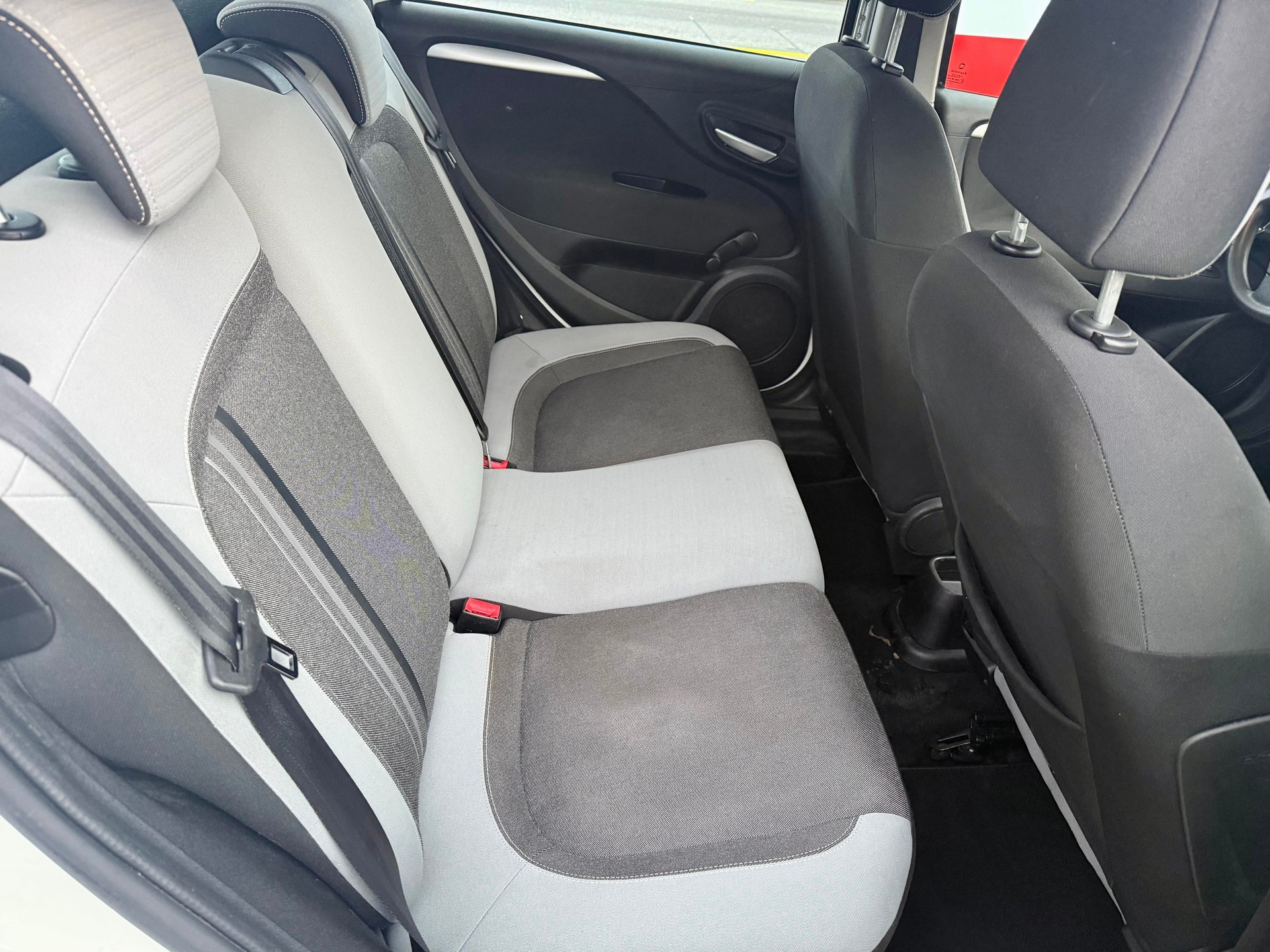 FIAT Punto 1.4 Easy-image-13