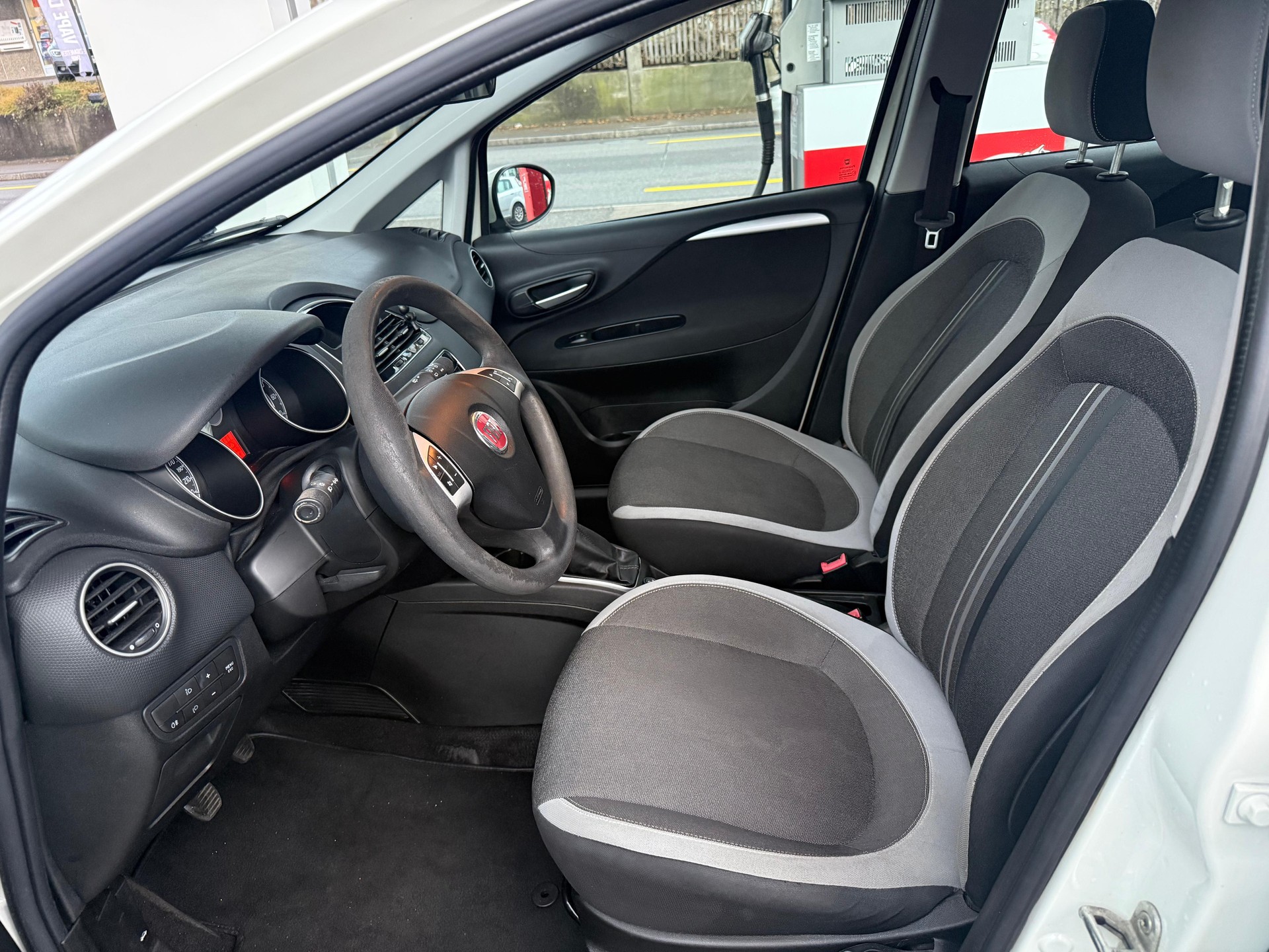FIAT Punto 1.4 Easy-image-14
