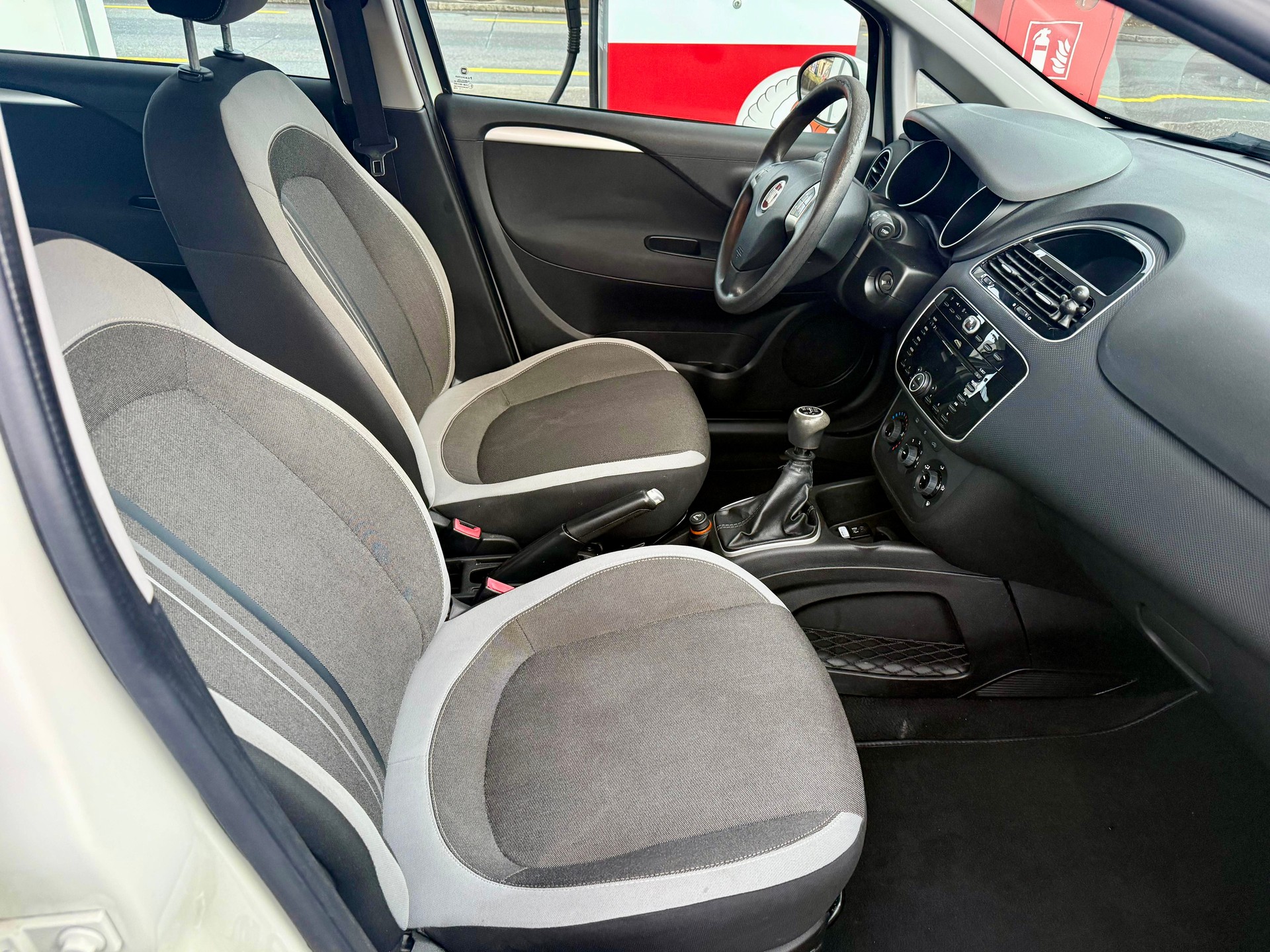 FIAT Punto 1.4 Easy-image-12