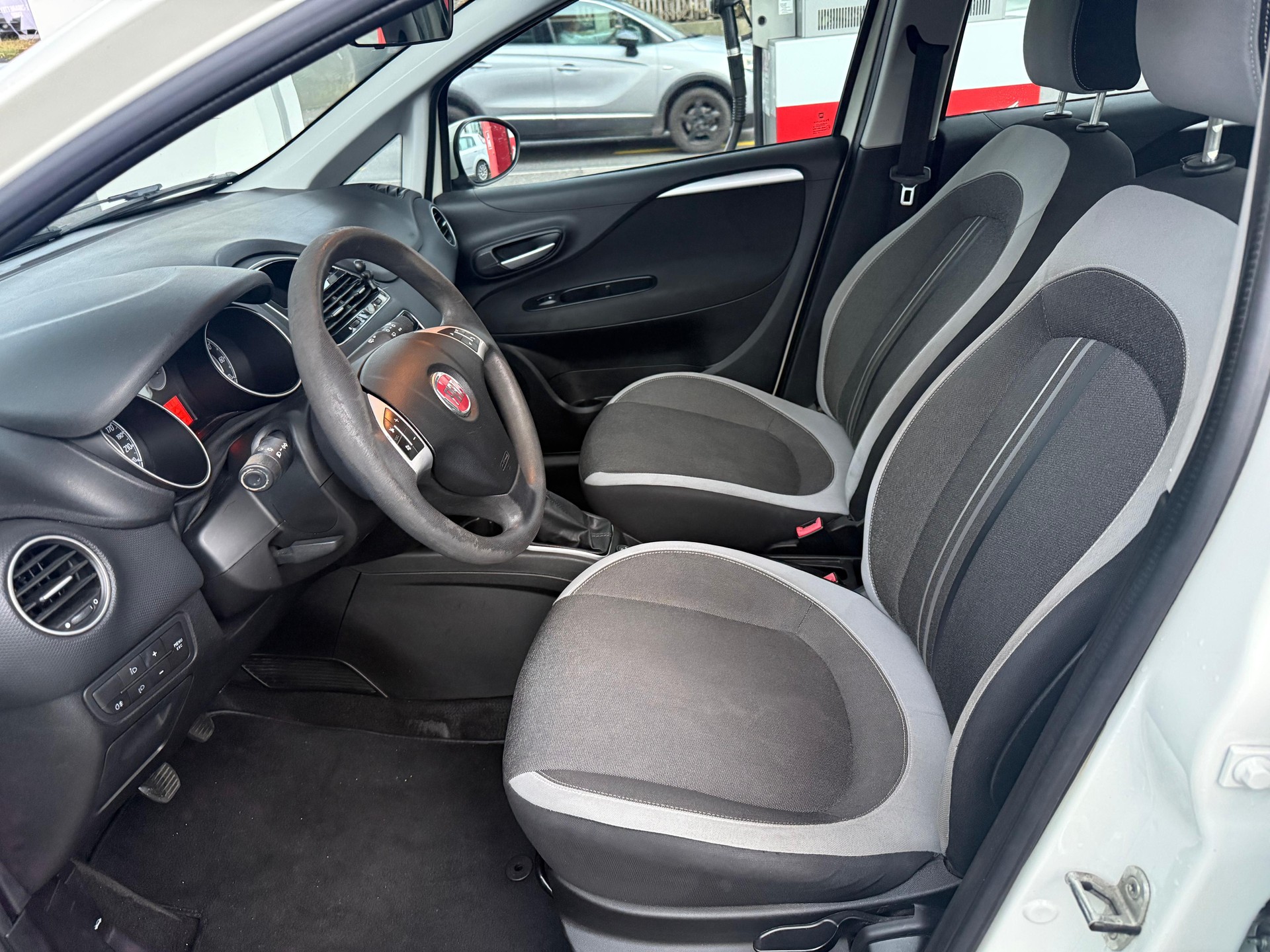 FIAT Punto 1.4 Easy-image-11