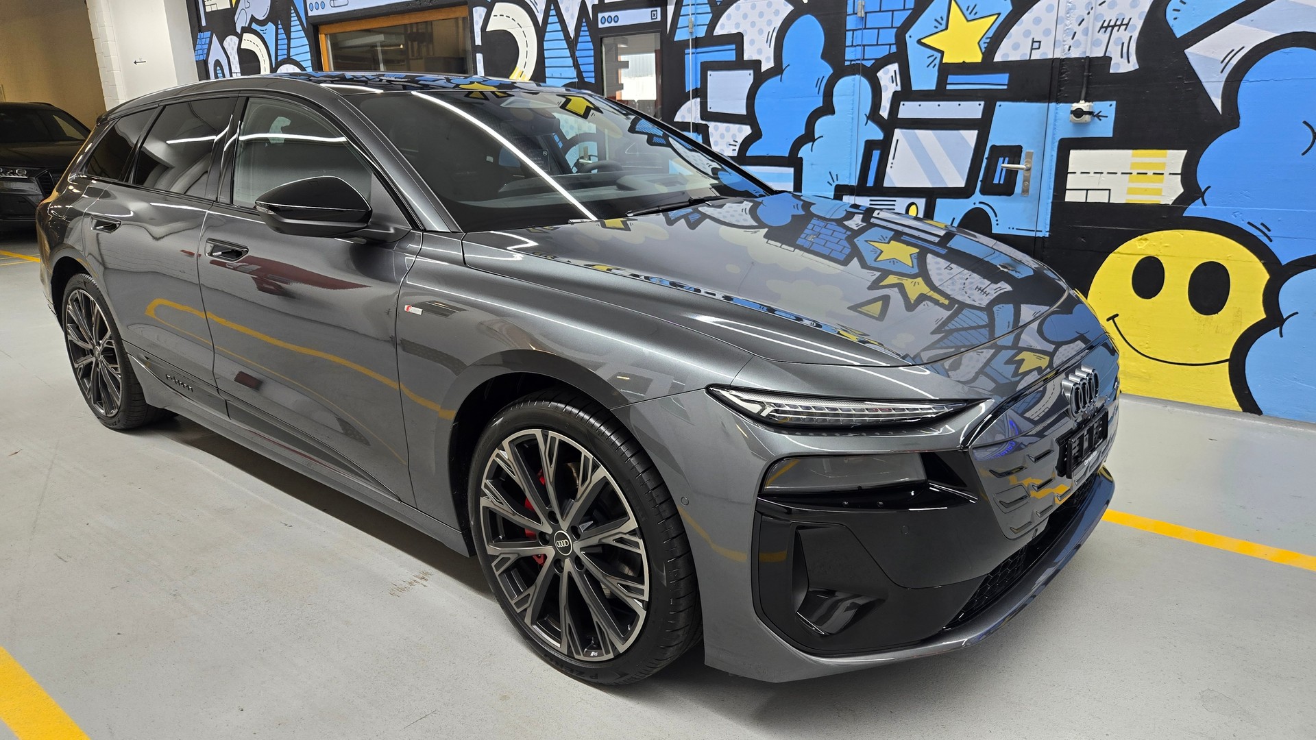 AUDI A6 Avant e-tron quattro-image-0