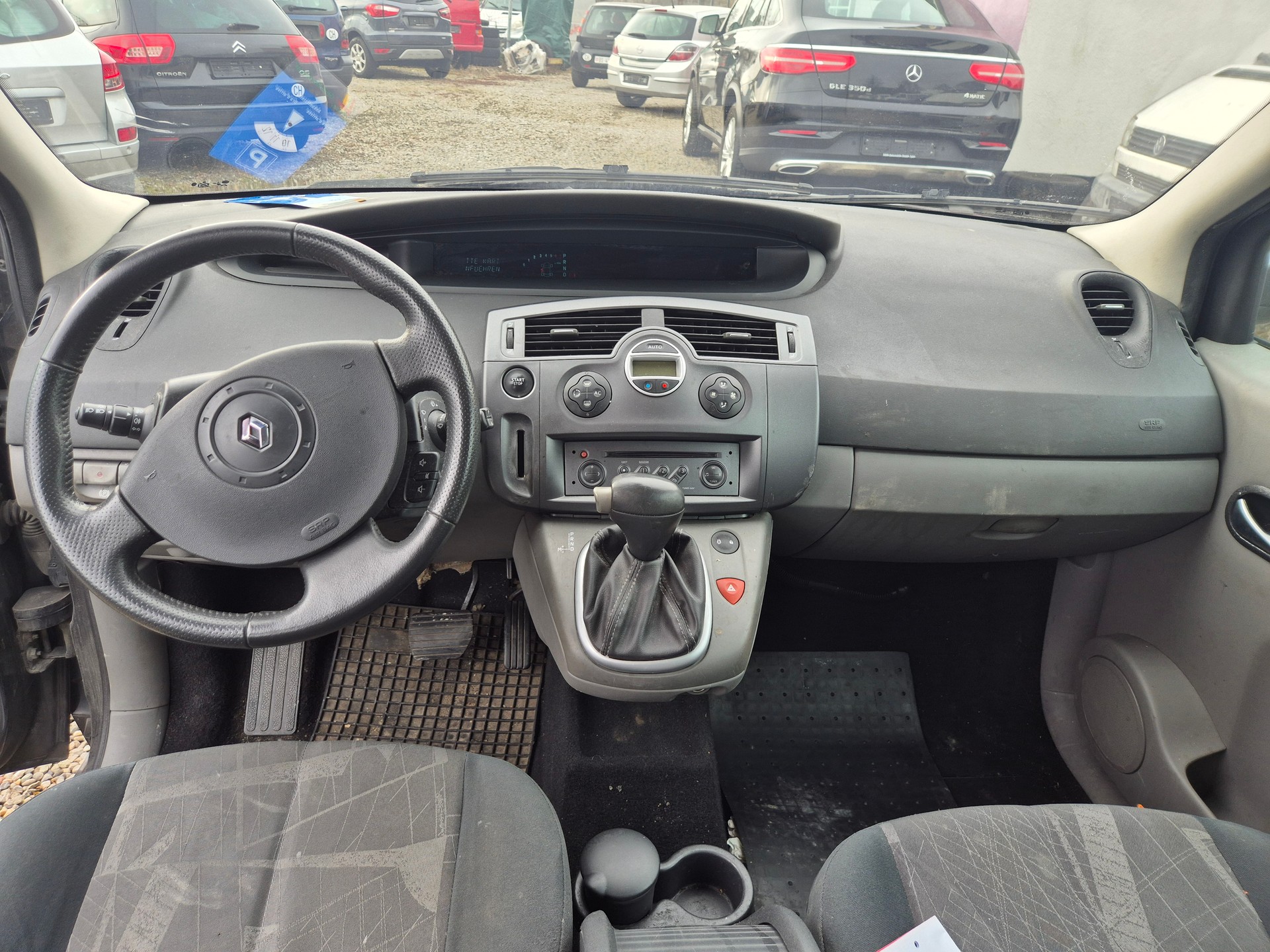 RENAULT MEGANE-image-11