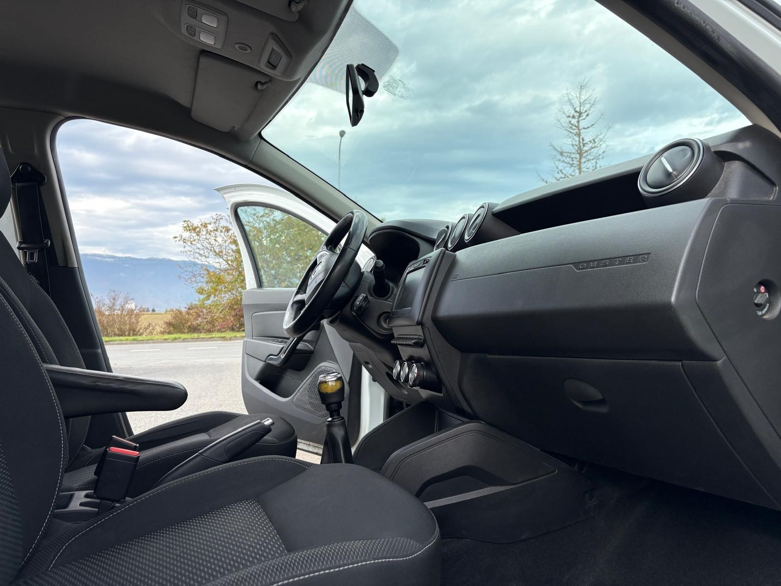 DACIA Duster TCe 130 Comfort 4x2 — slika 12