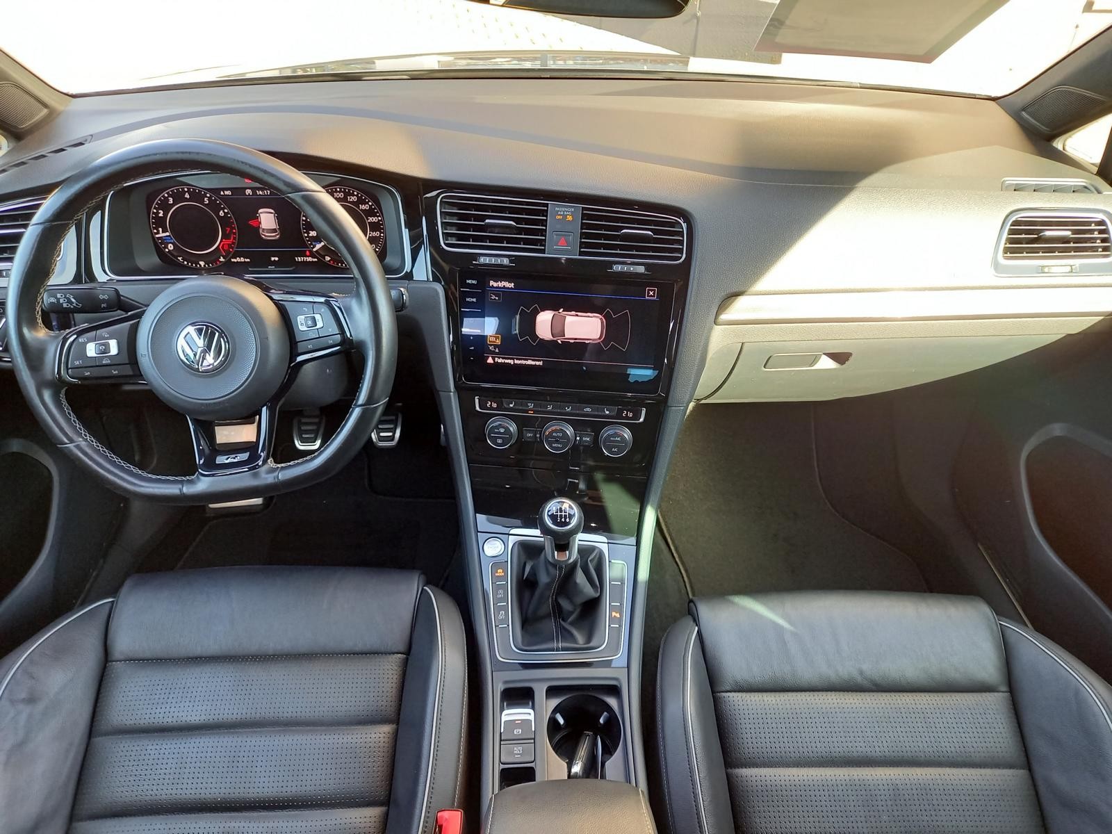 VW Golf 2.0 TSI R 4Motion *Handschalter*-image-4