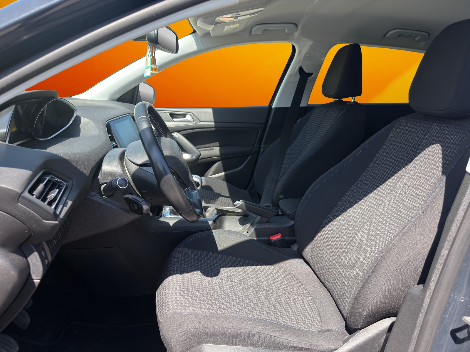 PEUGEOT 308 1.2 Pure Tech Style "PLAQUE FRANCAISE"-image-9