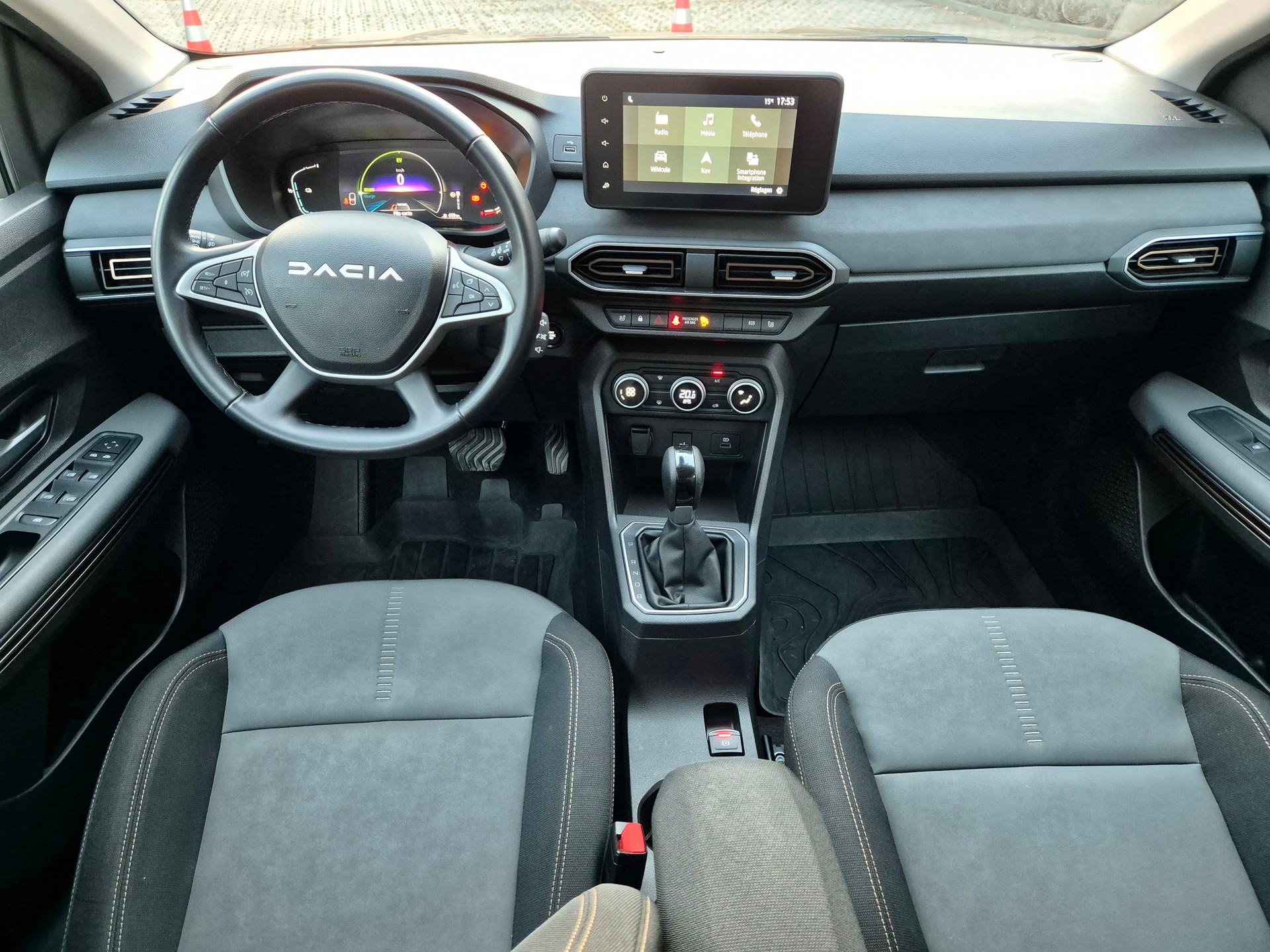 DACIA Jogger HEV 140 Extreme 7Places-image-10