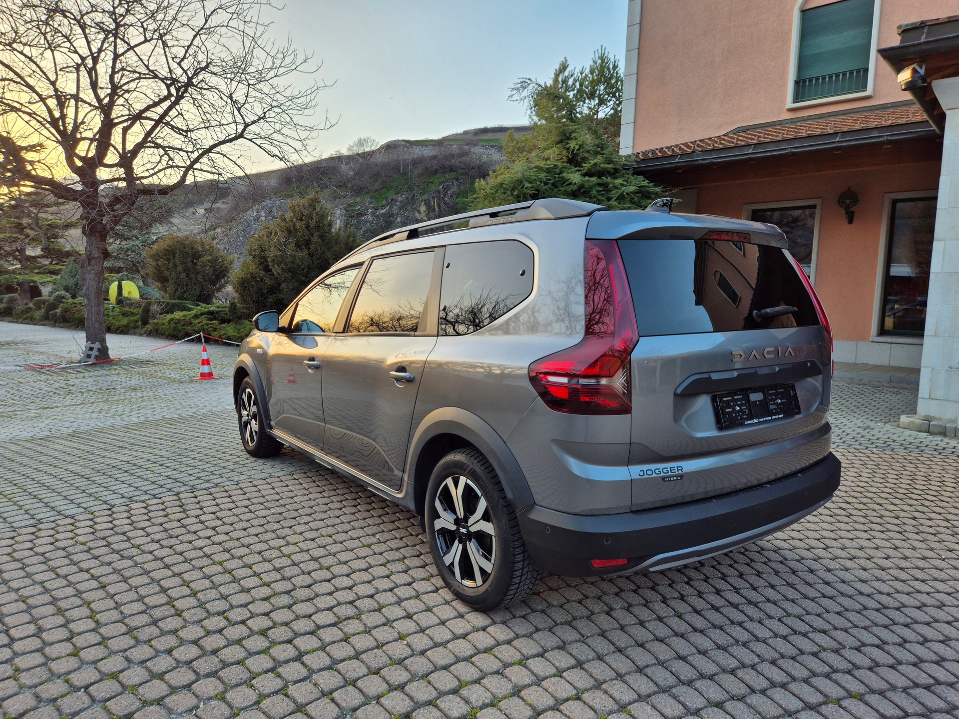 DACIA Jogger HEV 140 Extreme 7Places-image-6