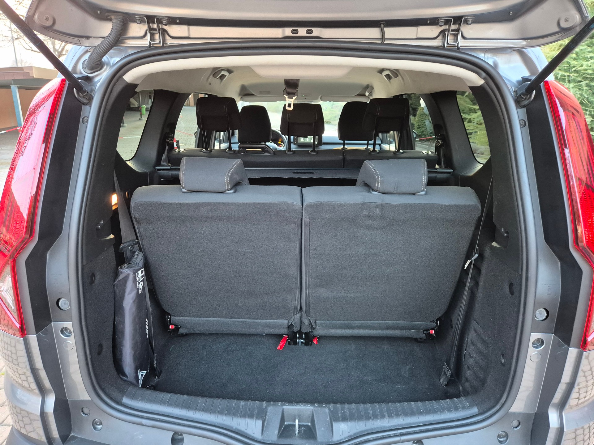 DACIA Jogger HEV 140 Extreme 7Places-image-8