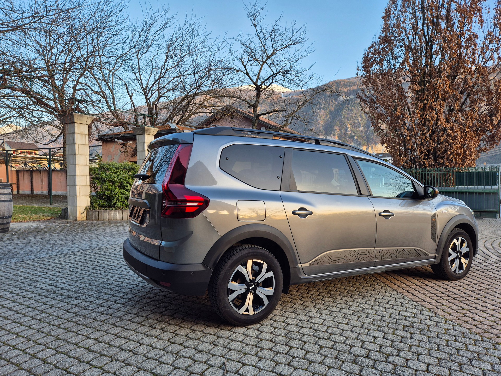 DACIA Jogger HEV 140 Extreme 7Places-image-3