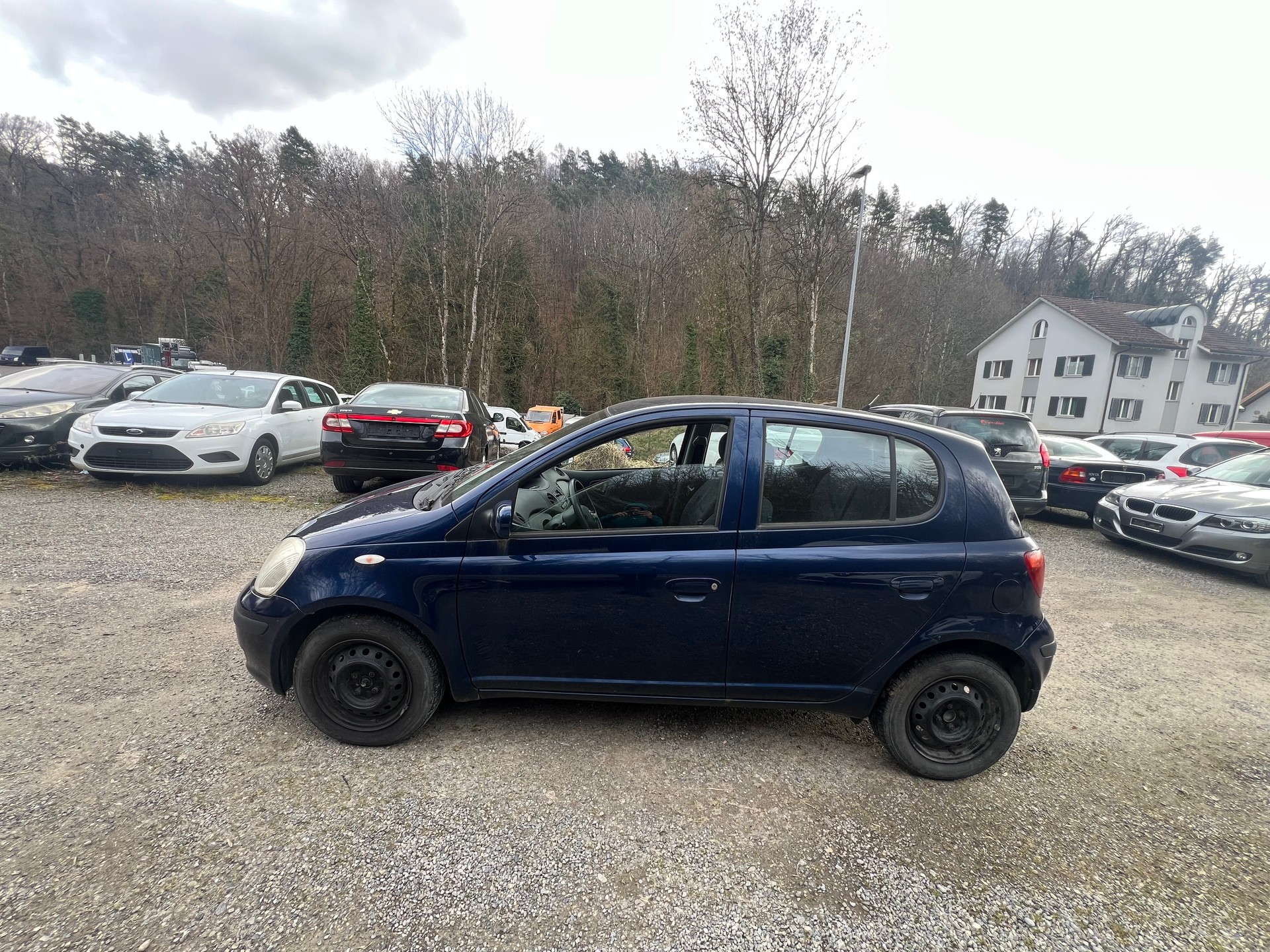 TOYOTA Yaris 1.3 Linea Sol-image-3