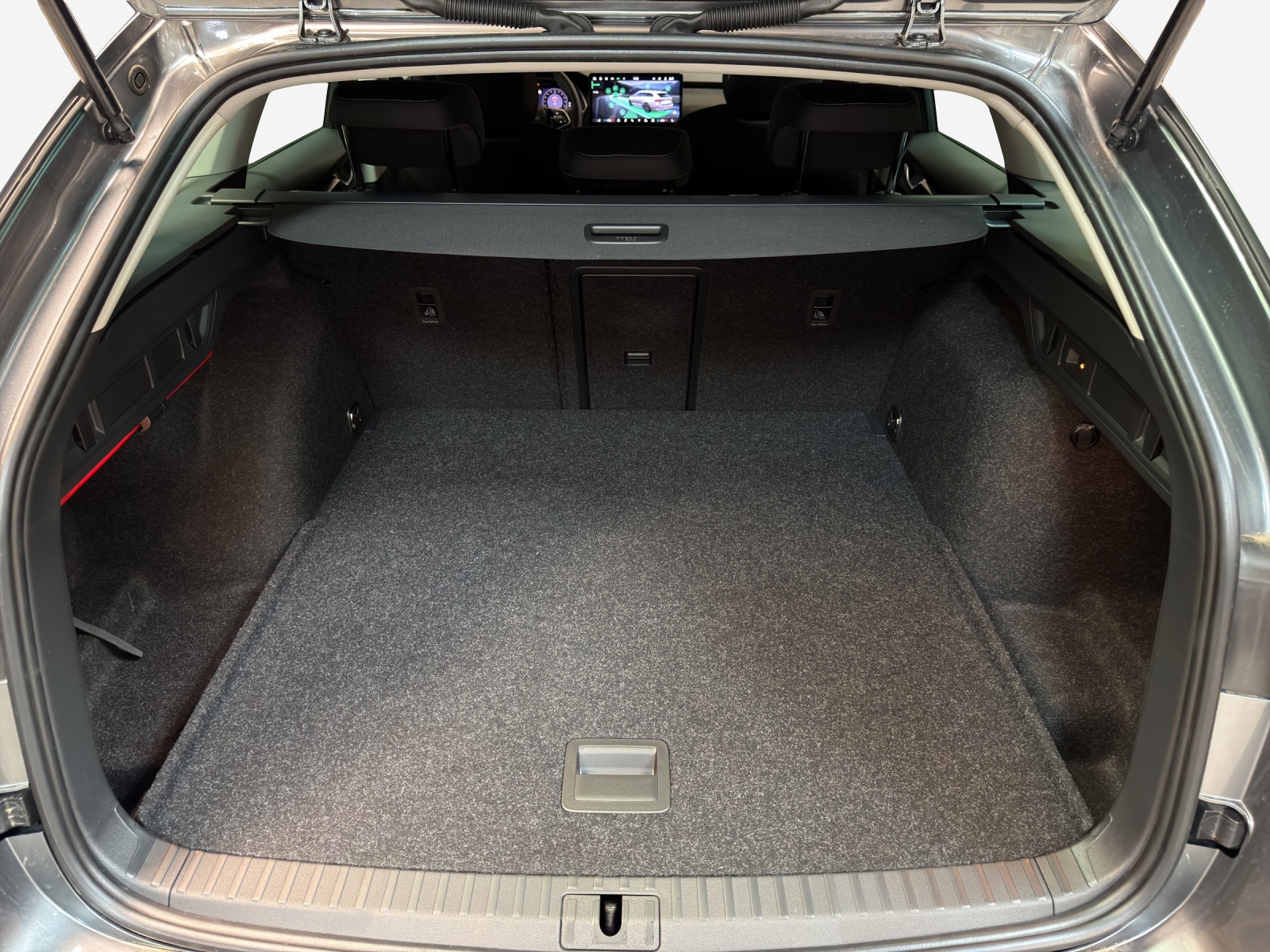 SKODA Octavia Combi 1.5 TSI mHEV DSG Selection-image-12