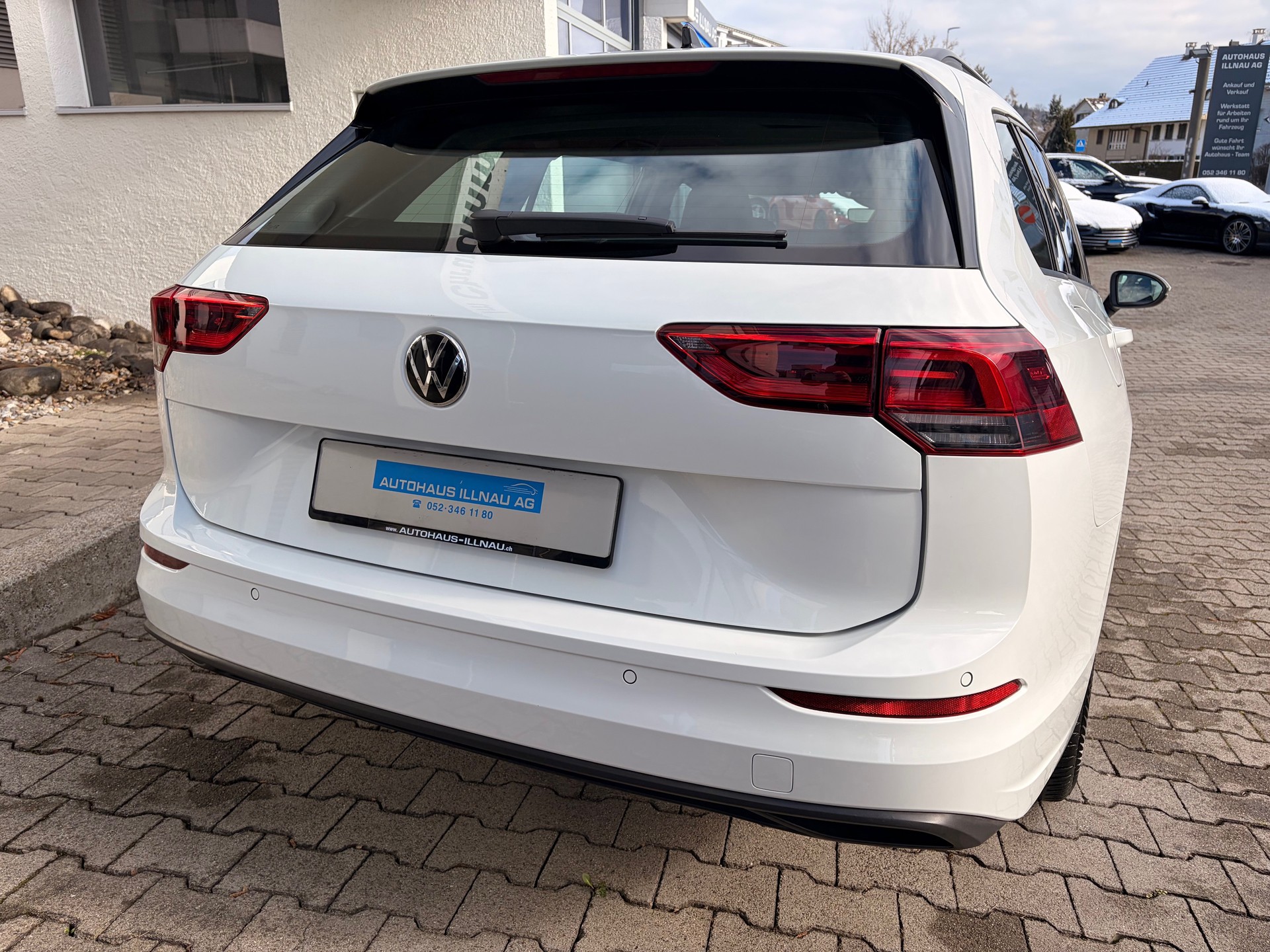 VW Golf Variant 2.0 TDI Life DSG-image-2