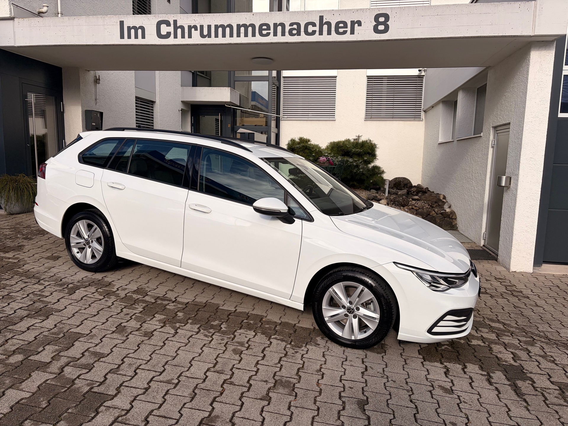 VW Golf Variant 2.0 TDI Life DSG-image-1
