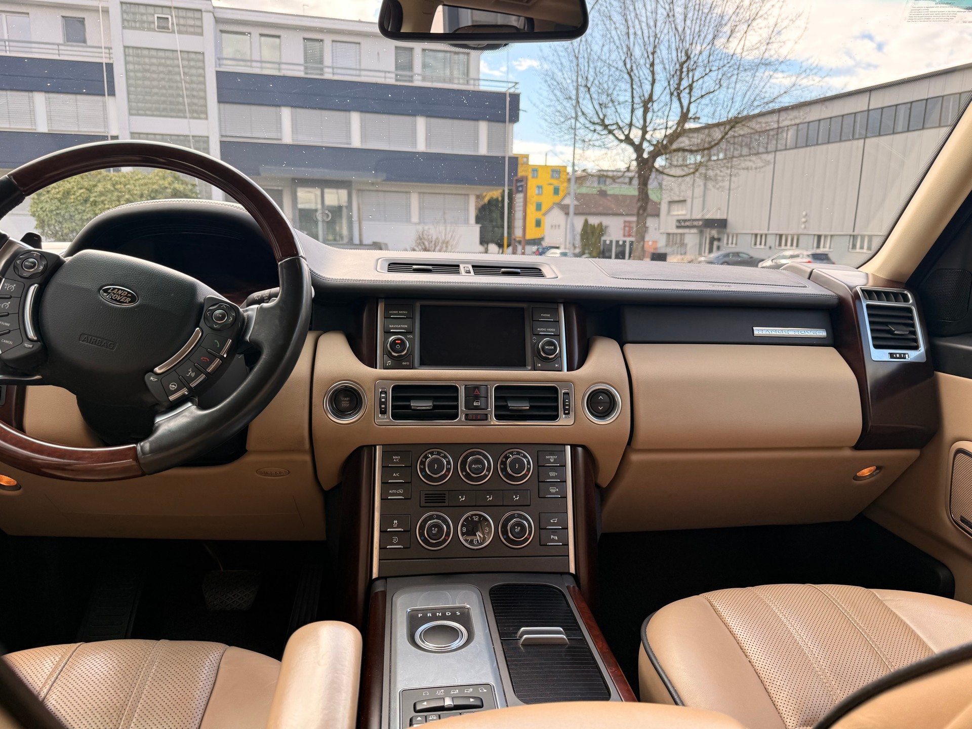 LAND ROVER Range Rover 4.4 TDV8 Vogue Automatic-image-13