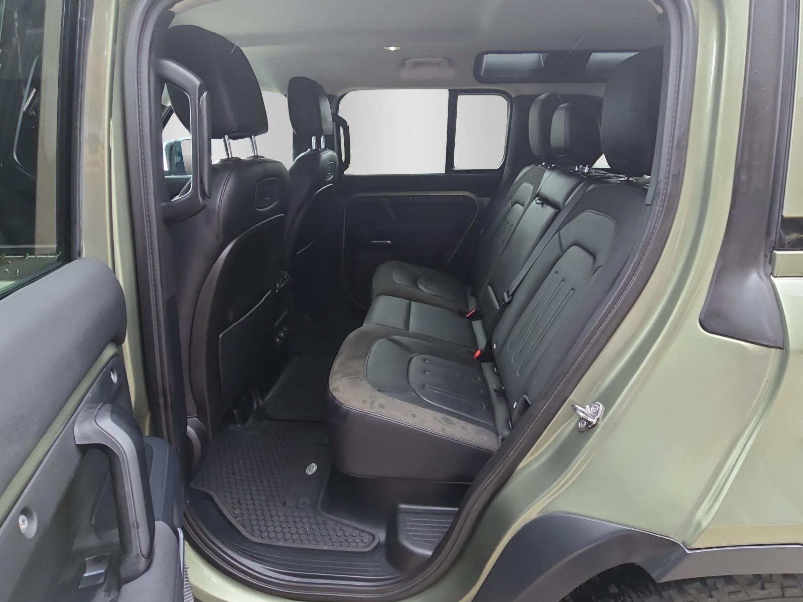 LAND ROVER Defender 110 2.0 SD4 240 S-image-11