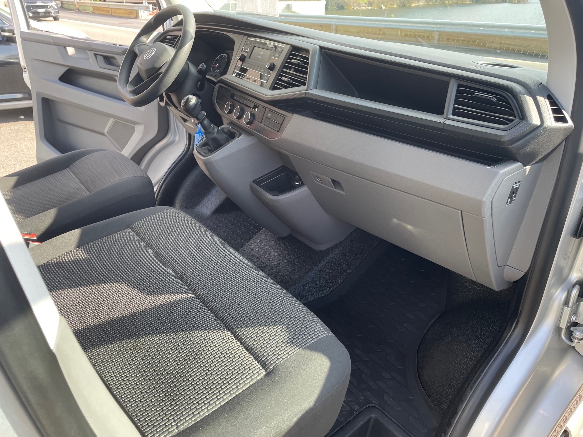 VW T6.1 Kaw. 3000 2.0 TDI 110-image-5