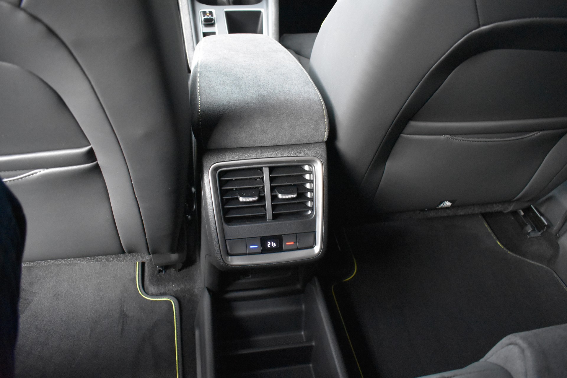 SKODA Elroq RS 4x4-image-8