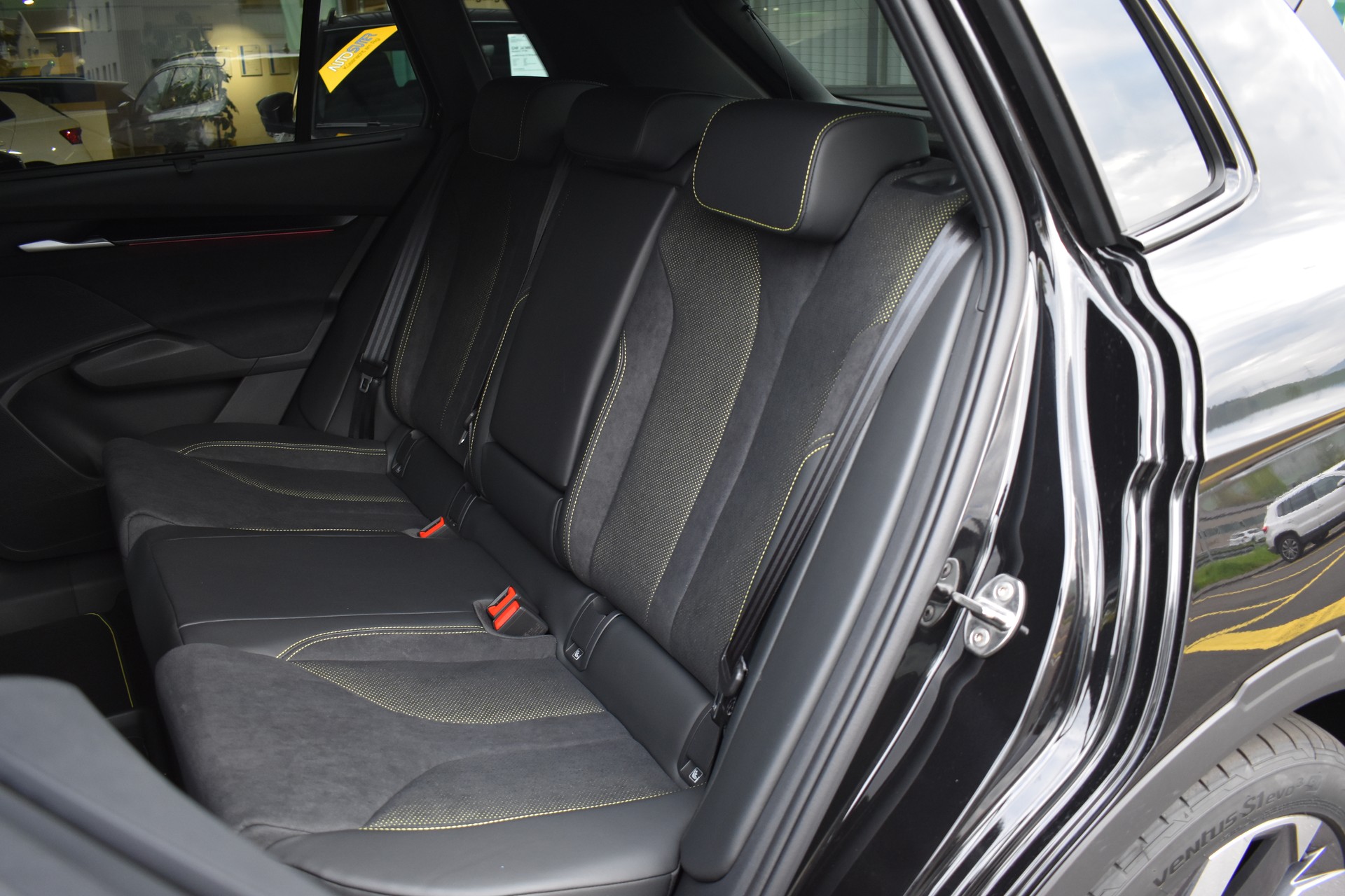 SKODA Elroq RS 4x4-image-9