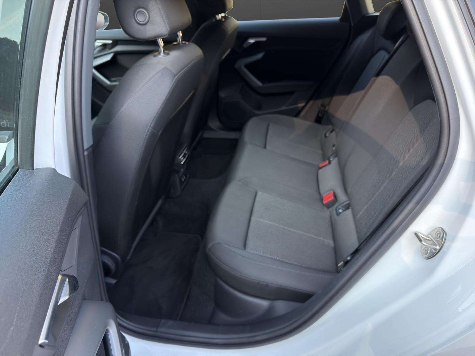 AUDI A3 Sportback 35 TFSI Attraction S-tronic-image-8