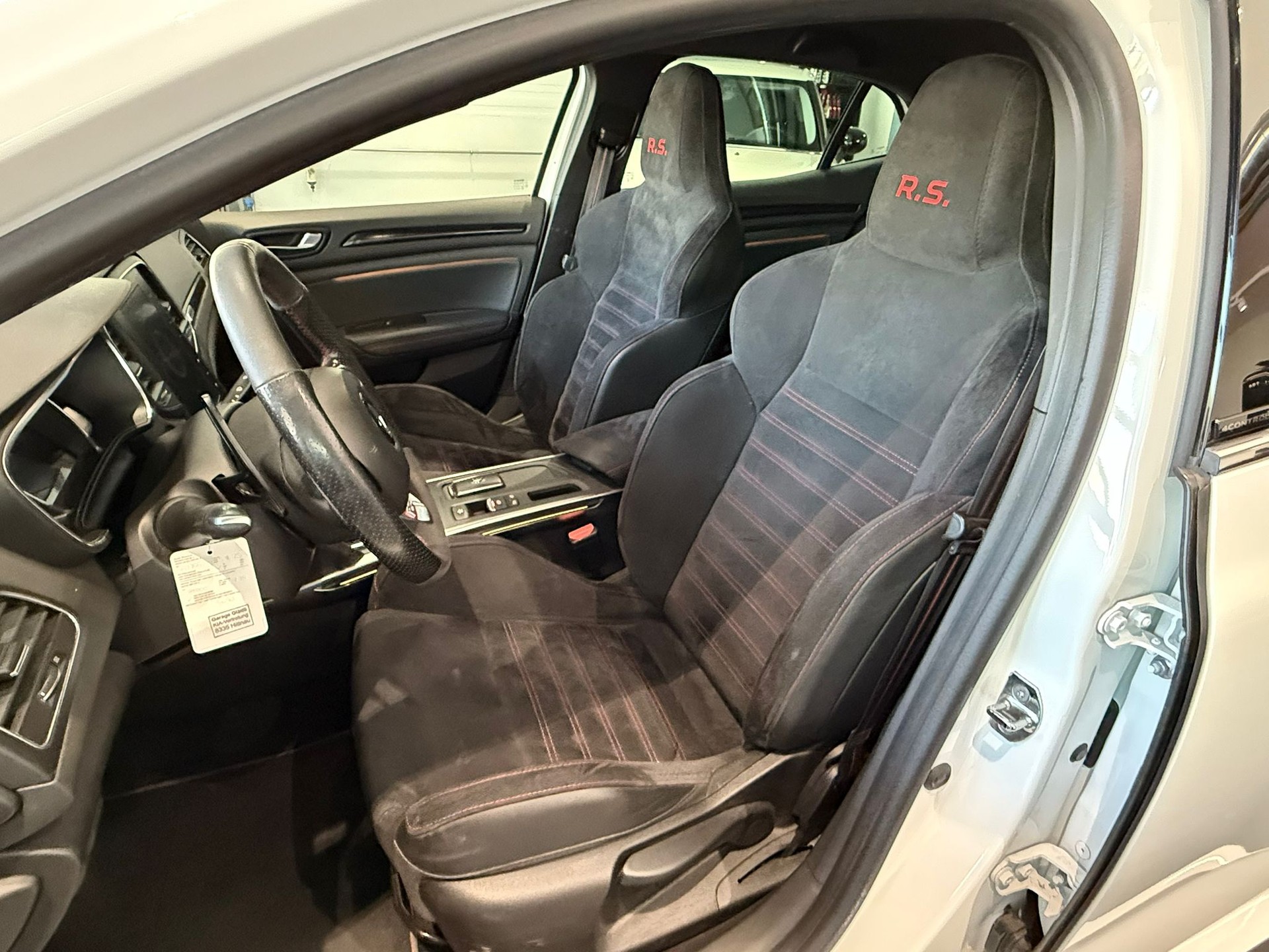 RENAULT Mégane Trophy 300 EDC-image-7