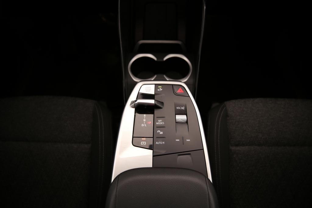 BMW X1 18i sDrive-image-10